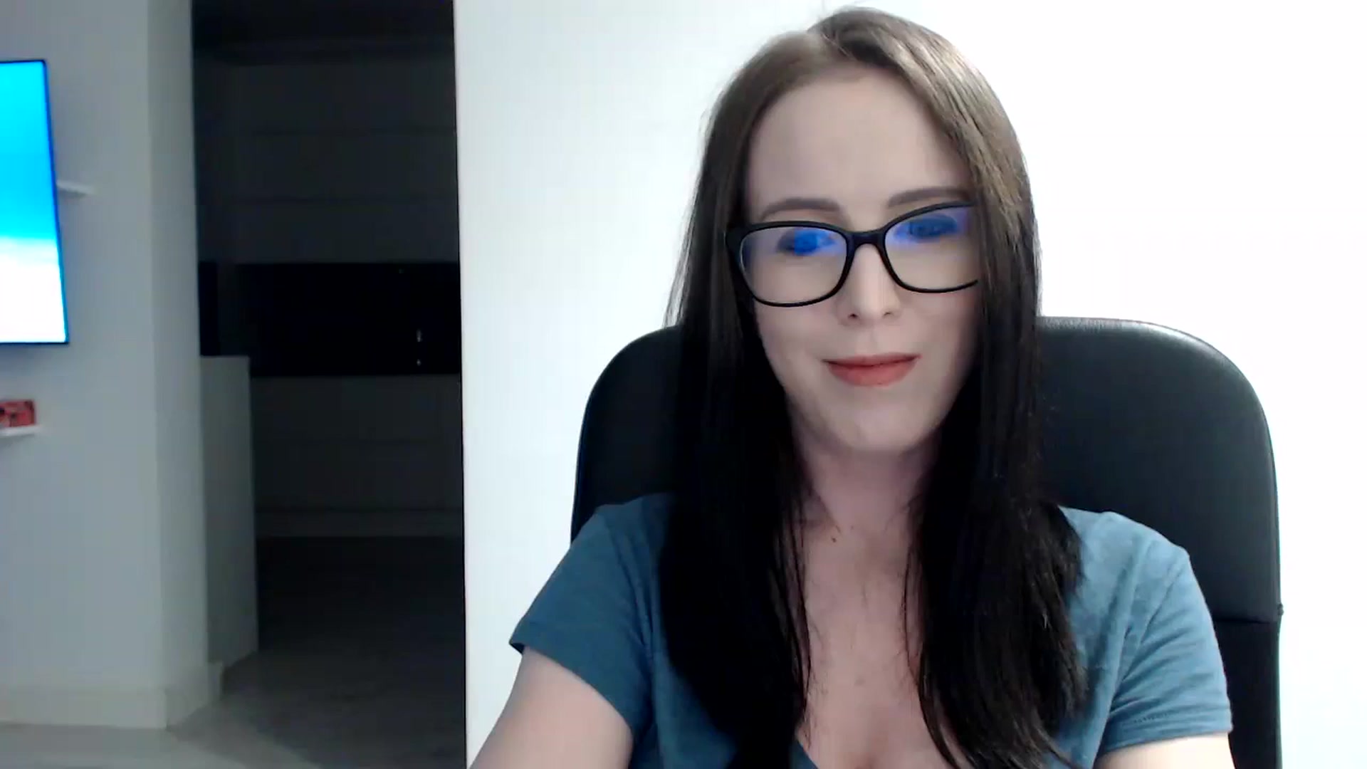 Gallery image thumbnail from Alexys23's myfreecams stream on, 12/11/2023, 03:49 image 19 of 20