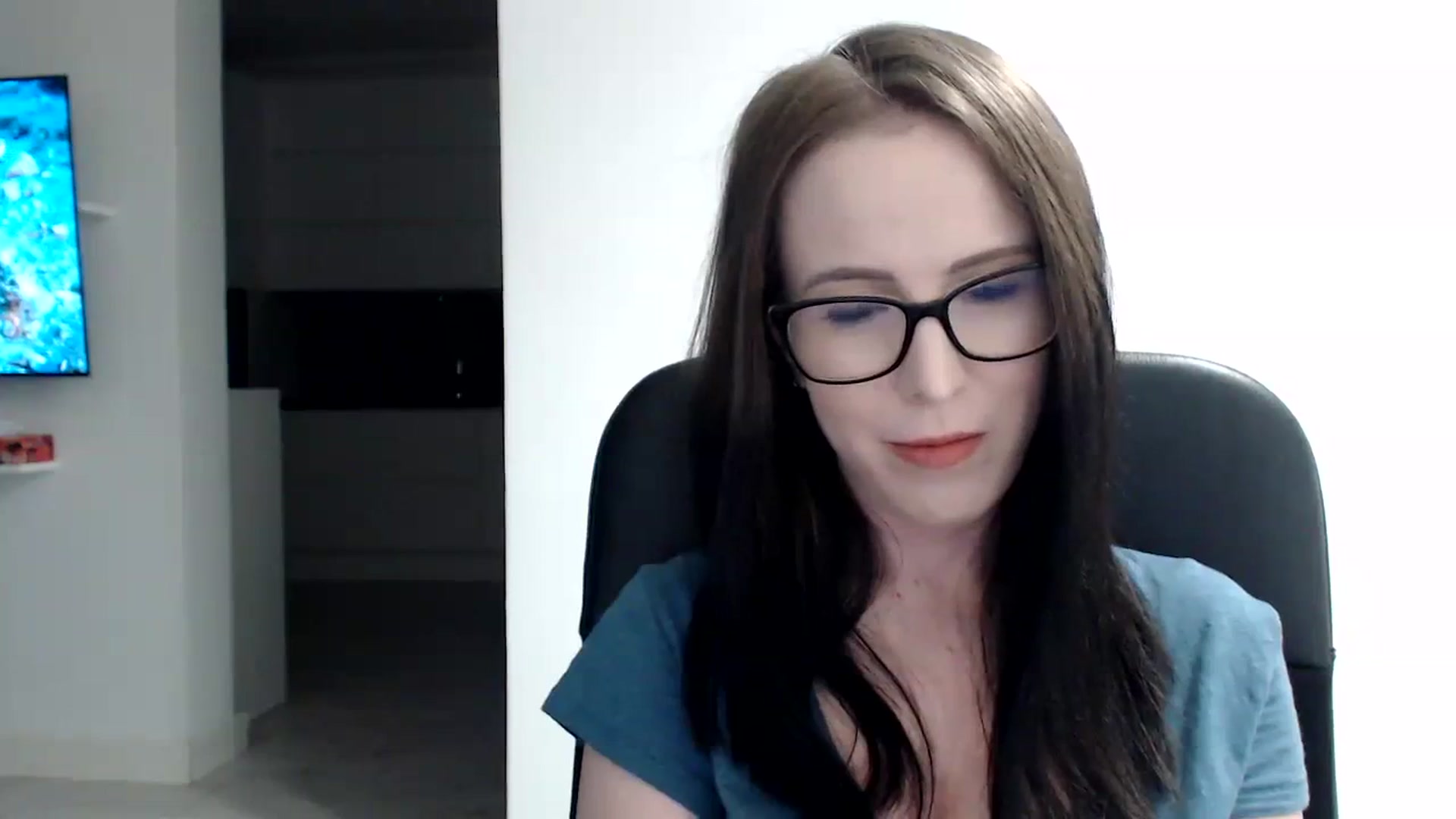 Gallery image thumbnail from Alexys23's myfreecams stream on, 12/11/2023, 03:49 image 10 of 20