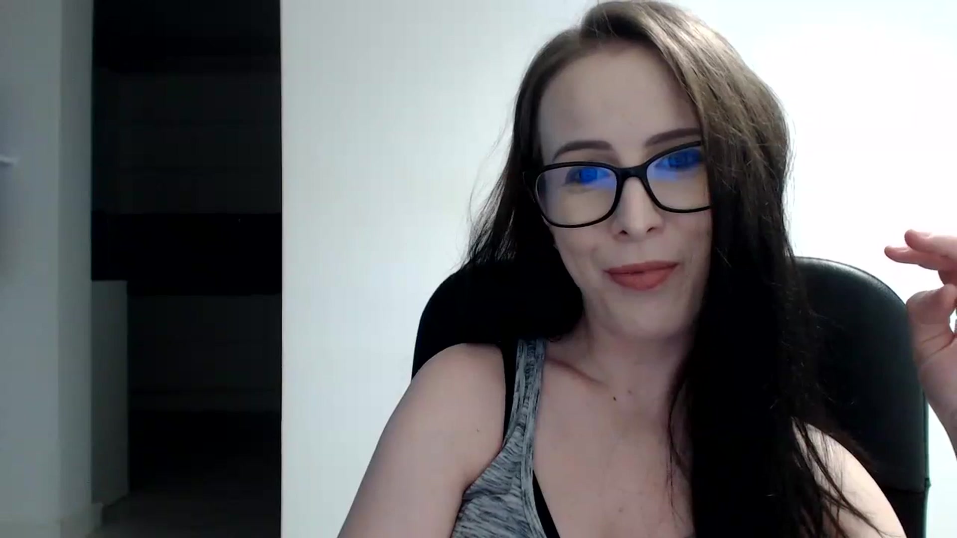 Gallery image thumbnail from Alexys23's myfreecams stream on, 12/17/2023, 02:36 image 17 of 20
