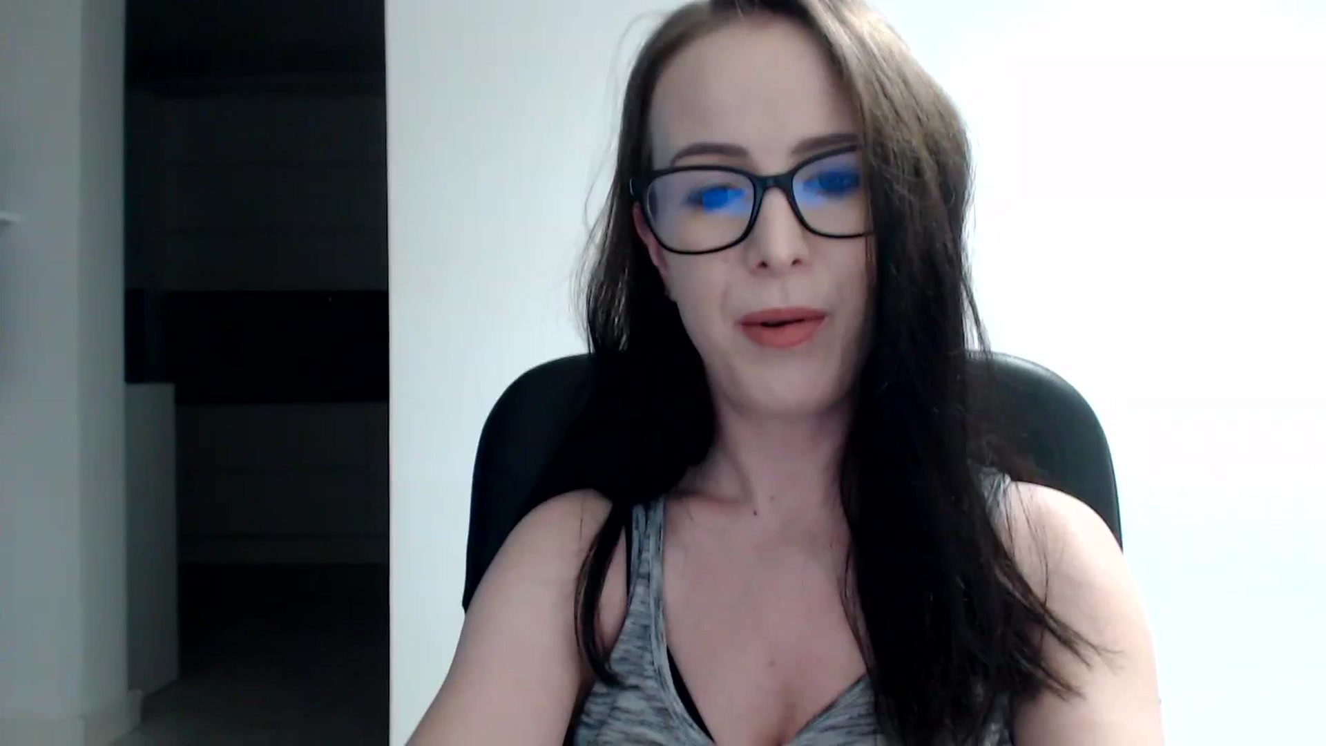 Gallery image thumbnail from Alexys23's myfreecams stream on, 12/17/2023, 02:36 image 1 of 20
