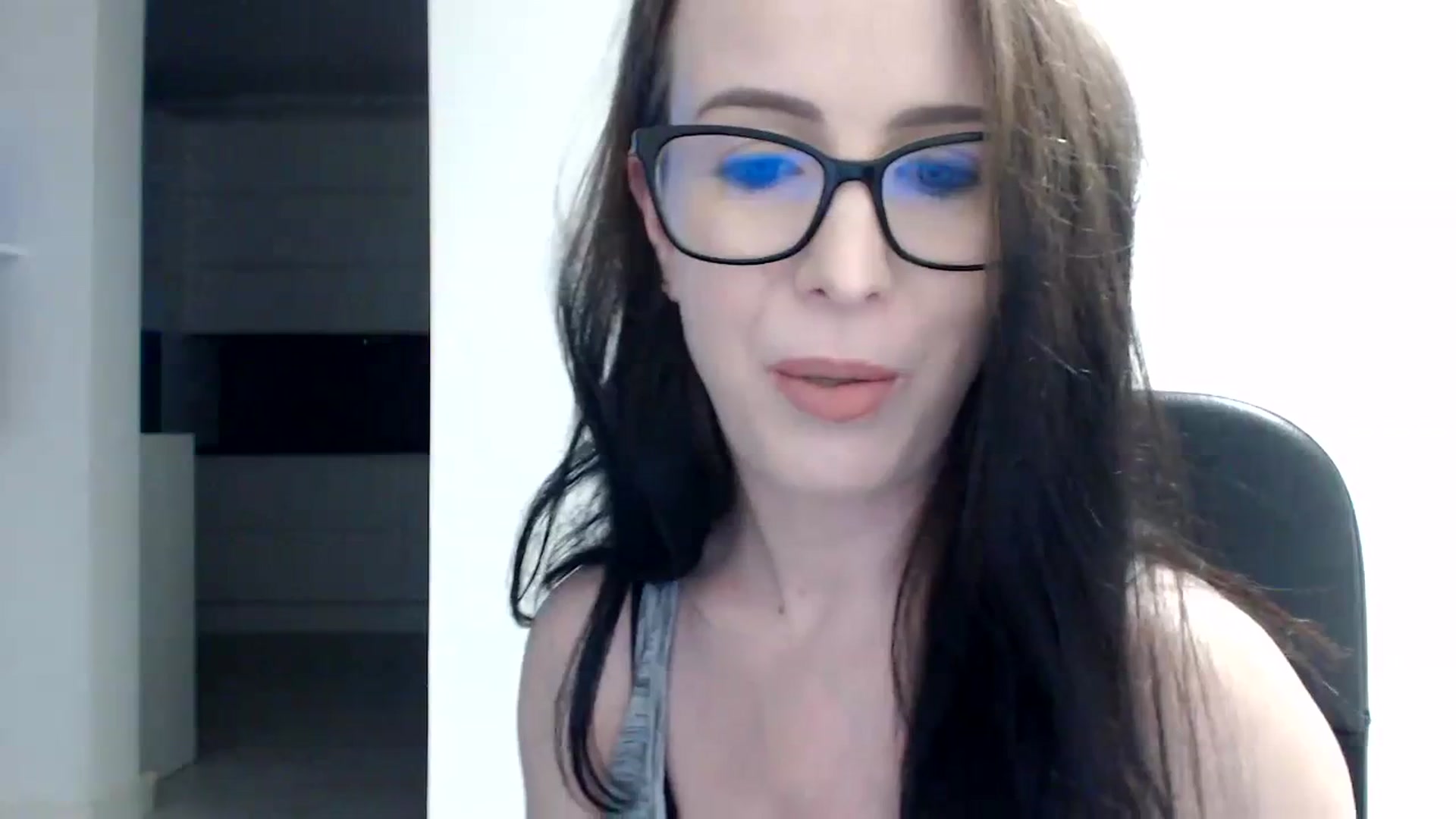 Gallery image thumbnail from Alexys23's myfreecams stream on, 12/17/2023, 02:36 image 13 of 20