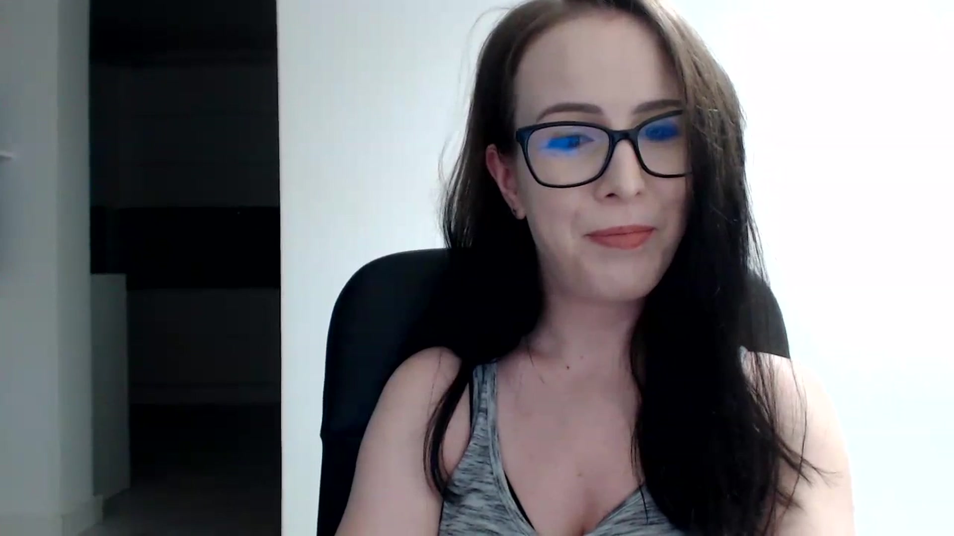 Gallery image thumbnail from Alexys23's myfreecams stream on, 12/17/2023, 02:36 image 4 of 20