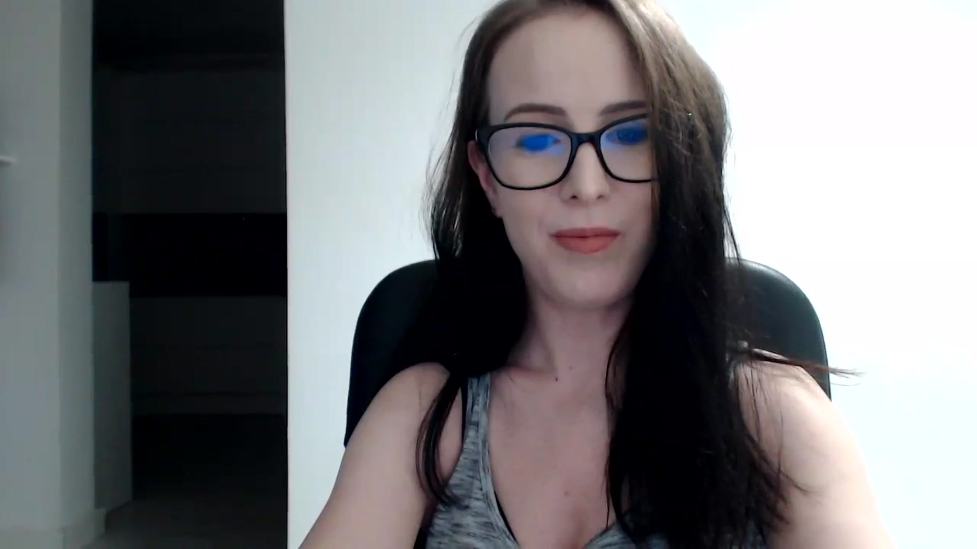 Gallery image thumbnail from Alexys23's myfreecams stream on, 12/17/2023, 02:36 image 10 of 20