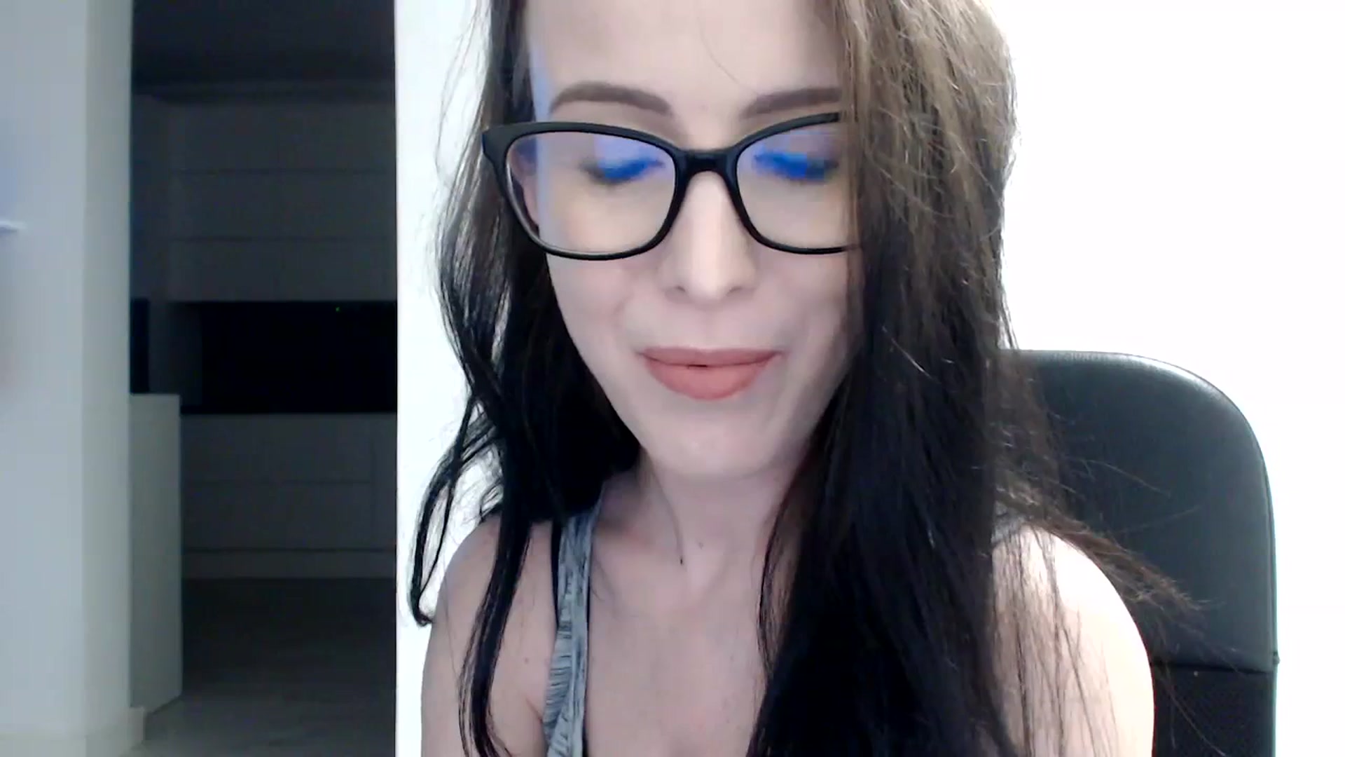 Gallery image thumbnail from Alexys23's myfreecams stream on, 12/17/2023, 02:36 image 6 of 20