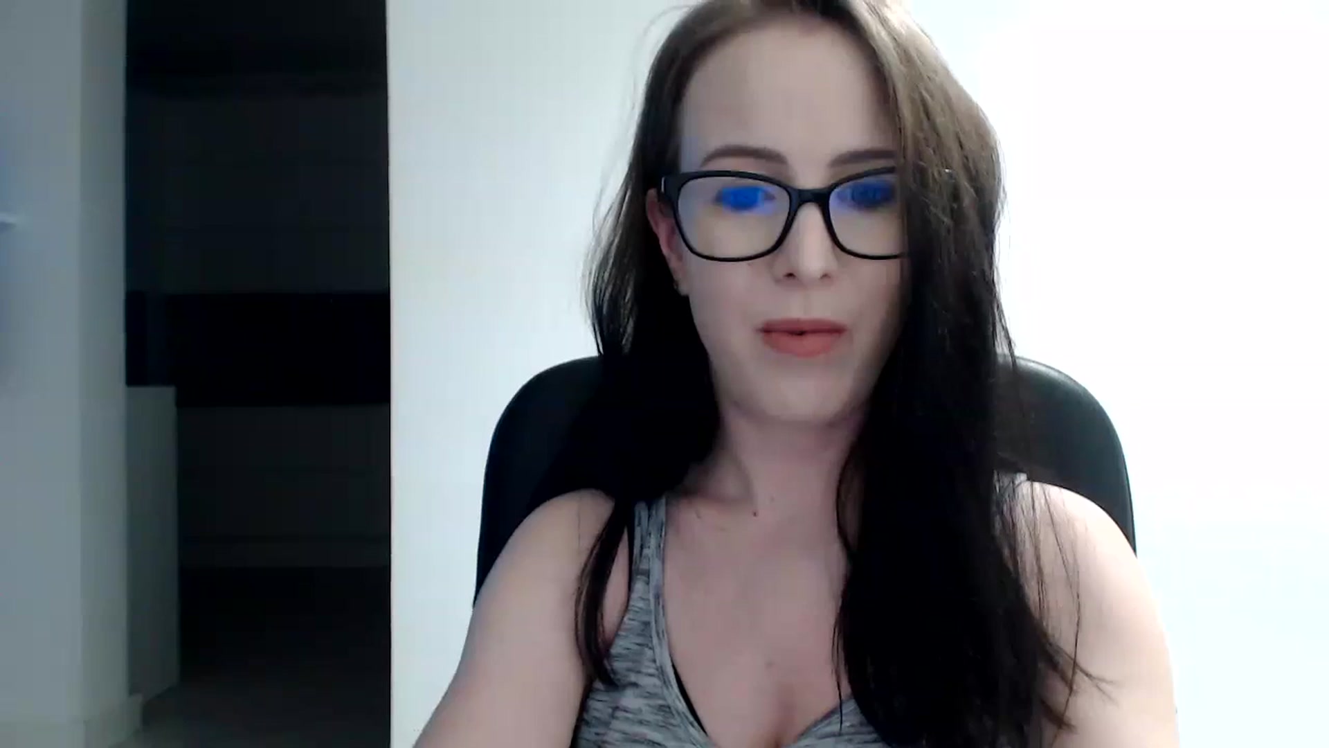 Gallery image thumbnail from Alexys23's myfreecams stream on, 12/17/2023, 02:36 image 5 of 20