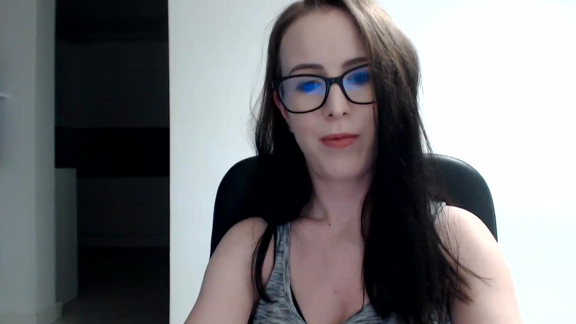 Gallery image thumbnail from Alexys23's myfreecams stream on, 12/17/2023, 02:36 image 8 of 20