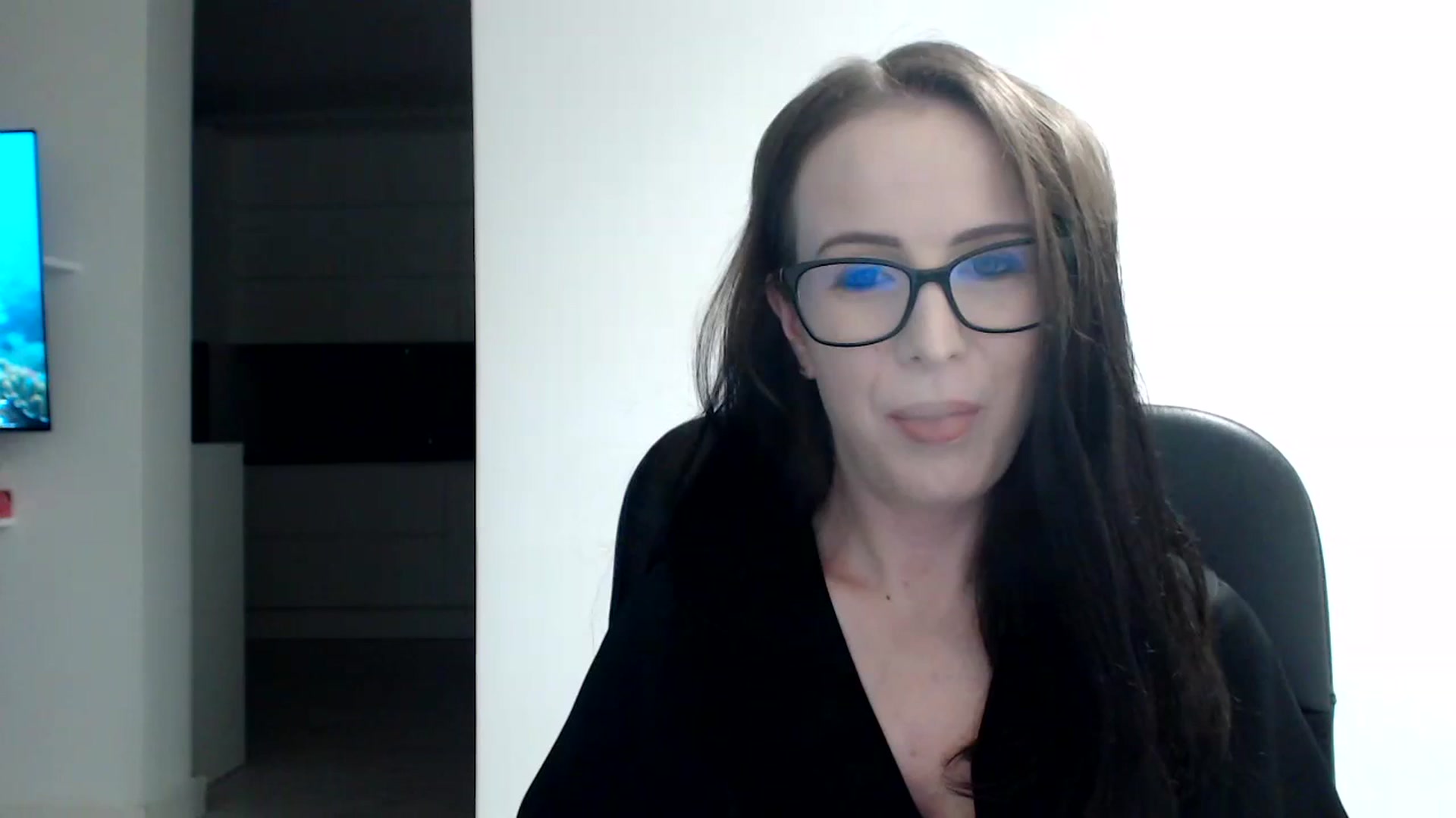 Gallery image thumbnail from Alexys23's myfreecams stream on, 12/24/2023, 02:53 image 1 of 20