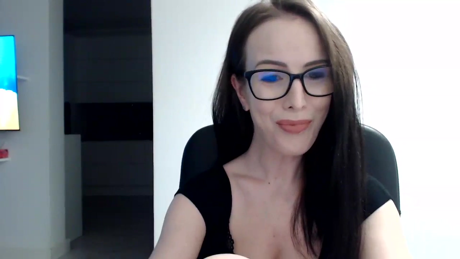 Gallery image thumbnail from Alexys23's myfreecams stream on, 12/25/2023, 02:04 image 4 of 20