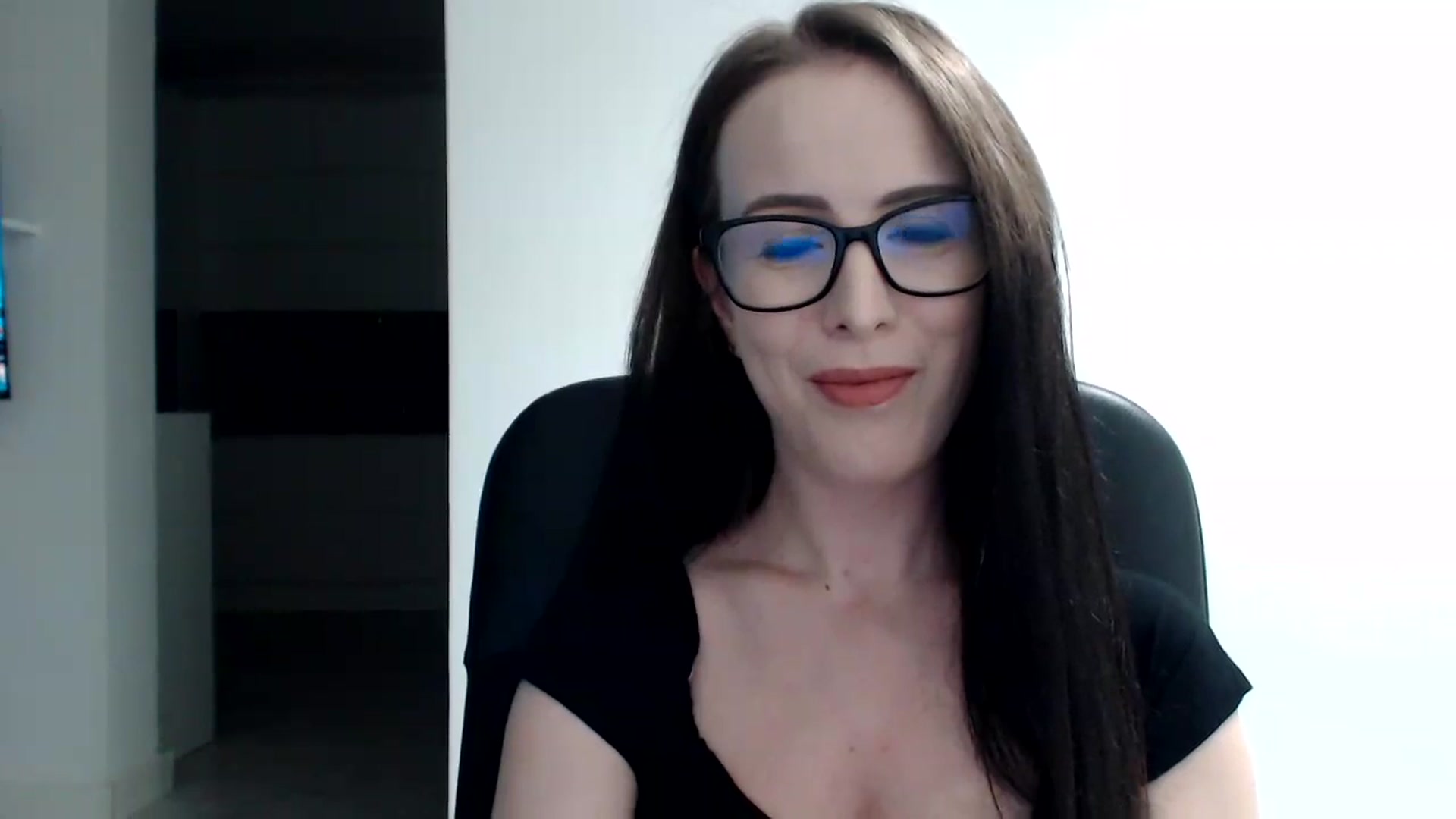 Gallery image thumbnail from Alexys23's myfreecams stream on, 12/25/2023, 03:59 image 3 of 20