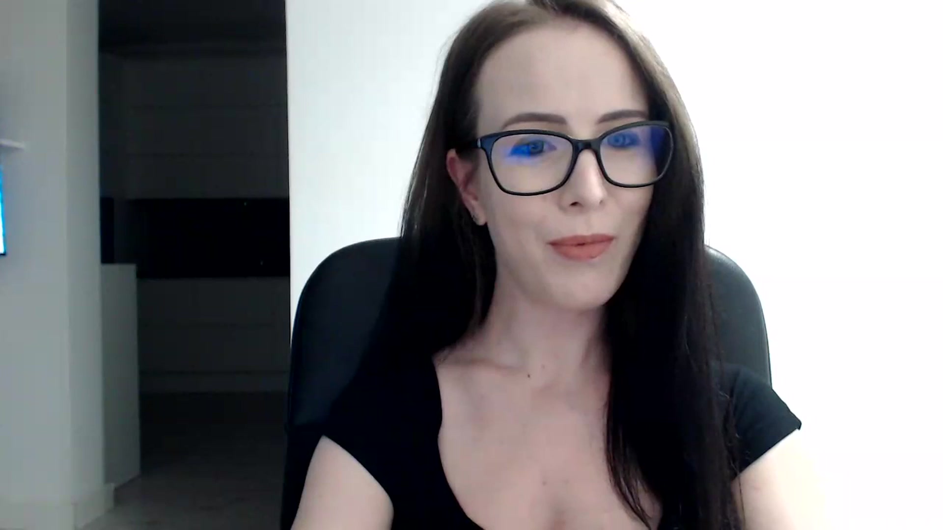 Gallery image thumbnail from Alexys23's myfreecams stream on, 12/25/2023, 03:59 image 1 of 20