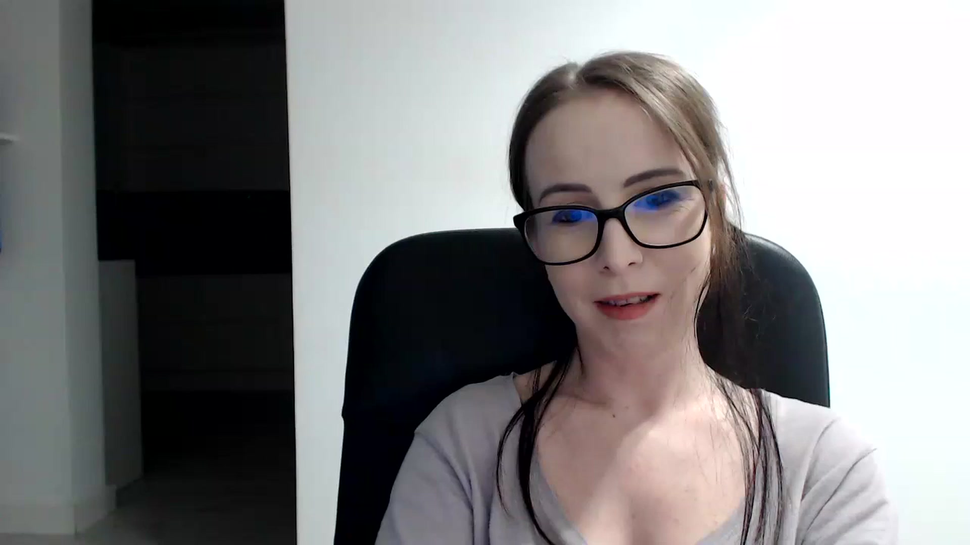 Gallery image thumbnail from Alexys23's myfreecams stream on, 01/29/2024, 03:44 image 13 of 20