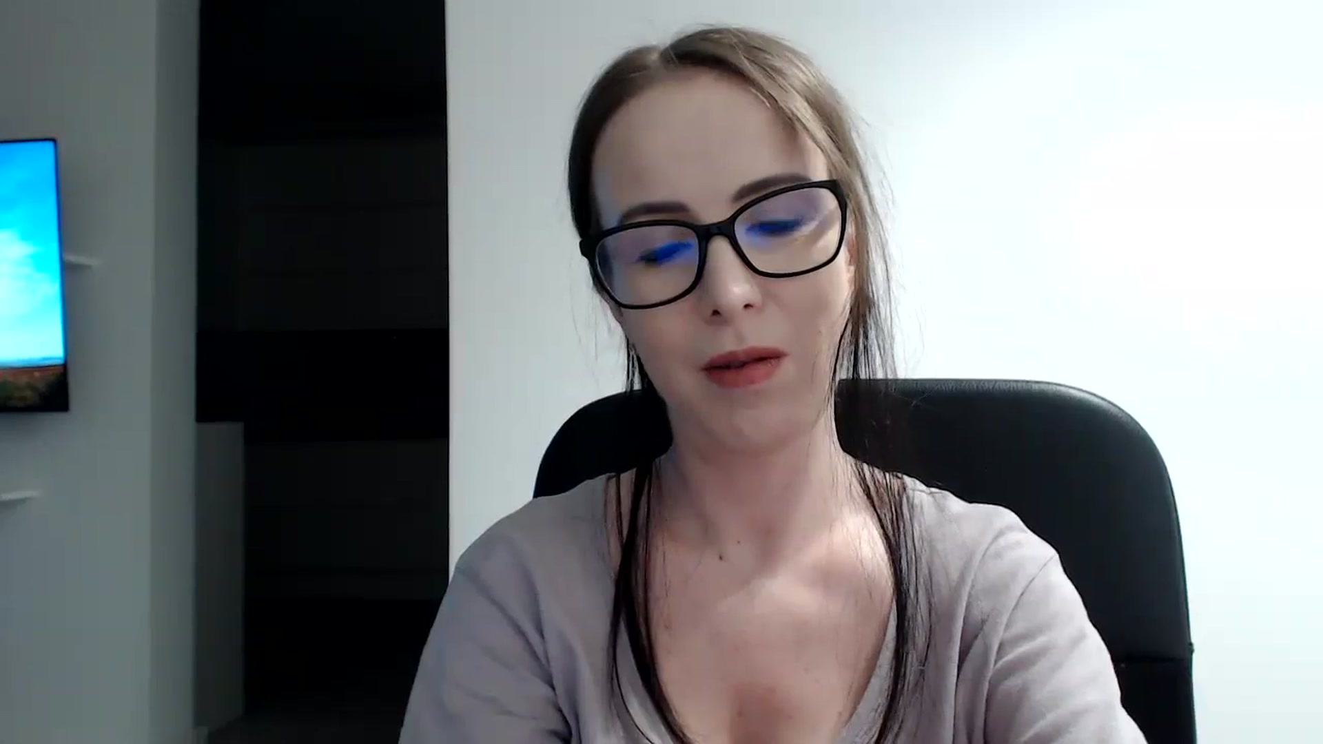 Gallery image thumbnail from Alexys23's myfreecams stream on, 01/29/2024, 03:44 image 15 of 20