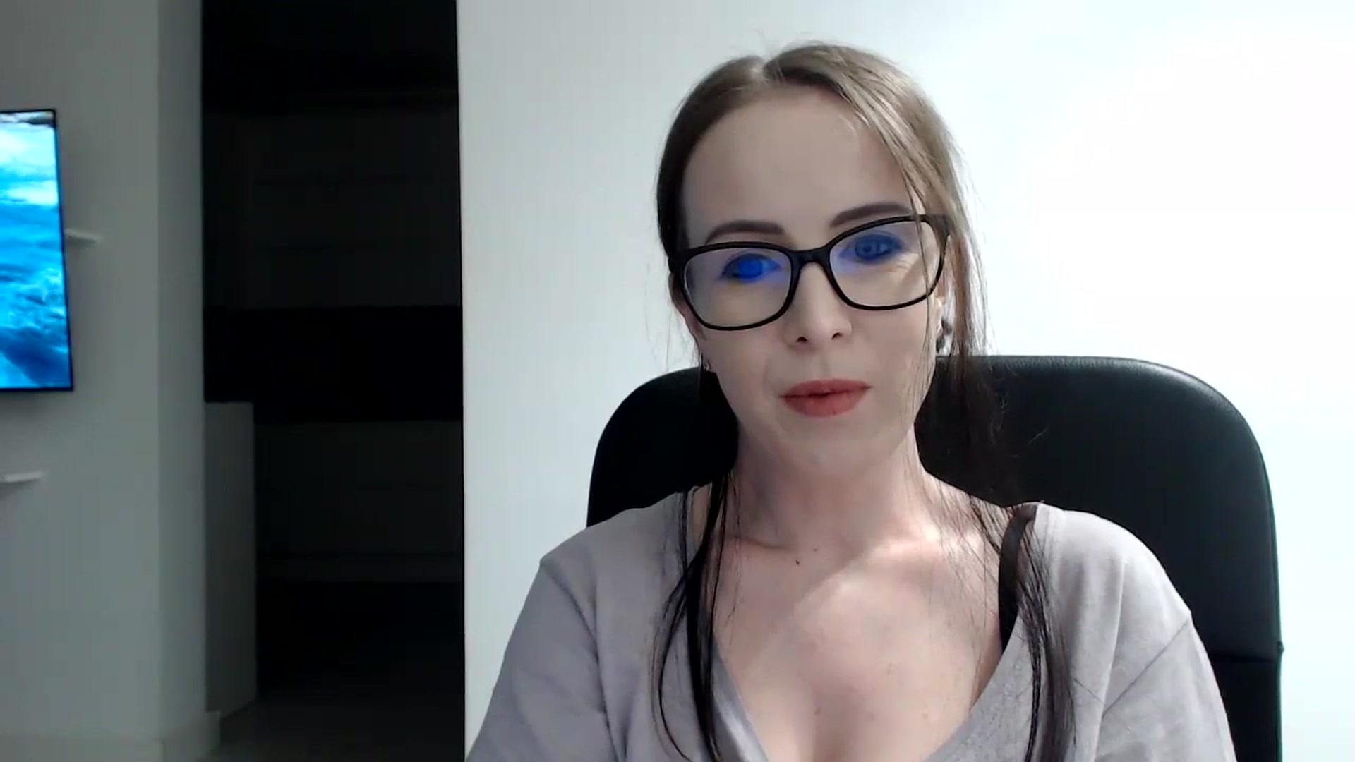 Gallery image thumbnail from Alexys23's myfreecams stream on, 01/29/2024, 03:44 image 18 of 20