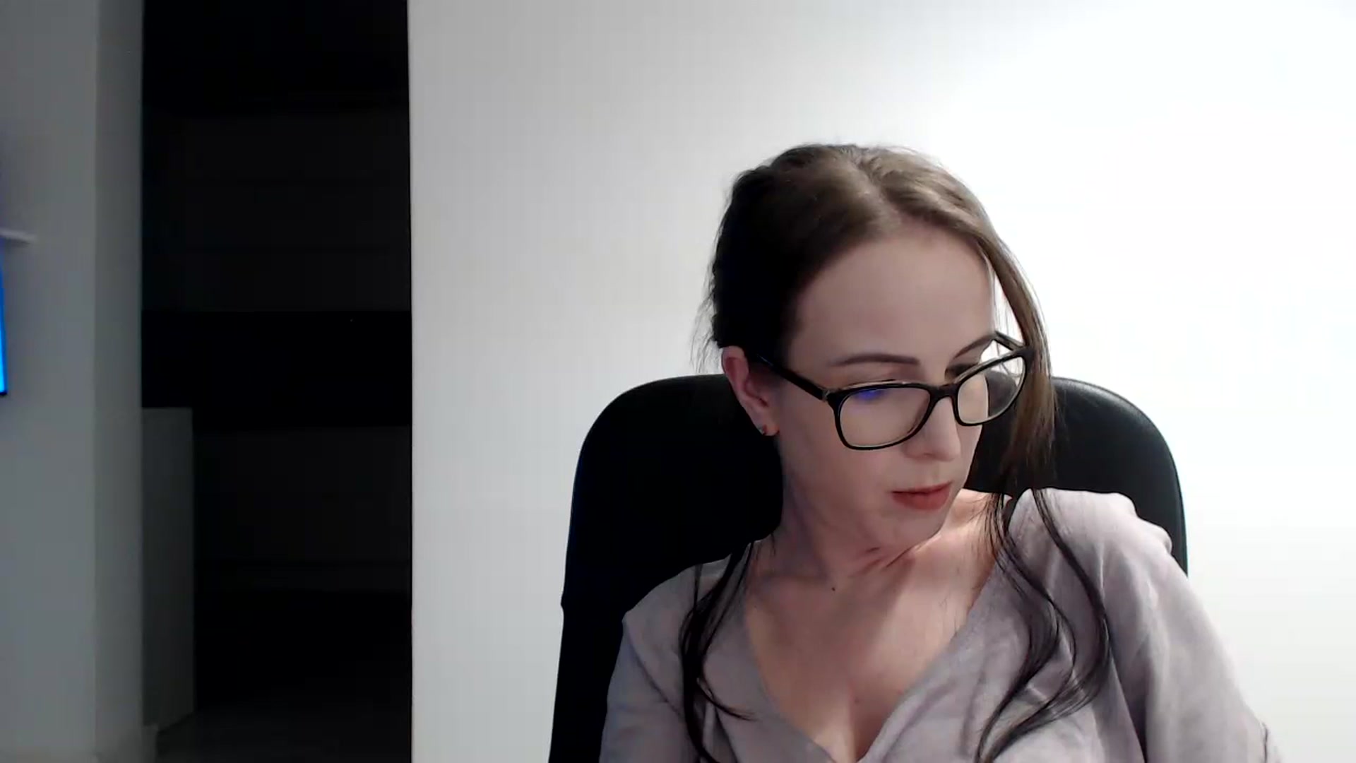Gallery image thumbnail from Alexys23's myfreecams stream on, 01/29/2024, 03:44 image 10 of 20
