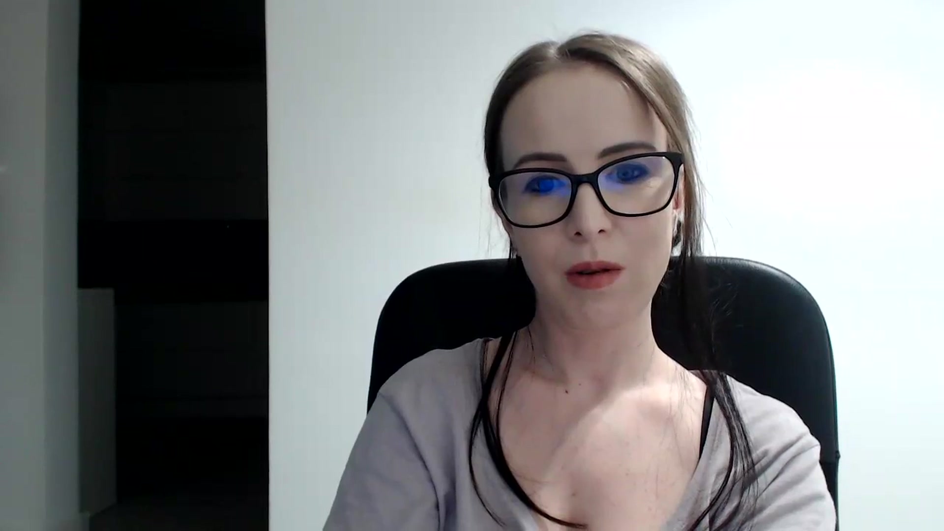 Gallery image thumbnail from Alexys23's myfreecams stream on, 01/29/2024, 03:44 image 4 of 20