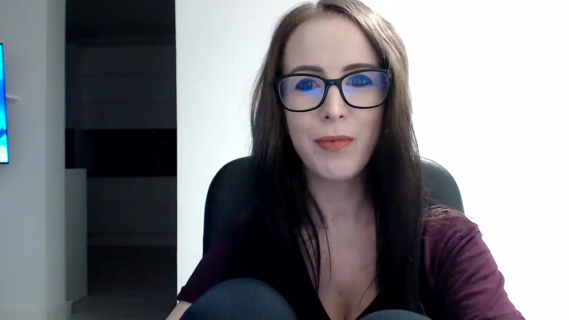 Gallery image thumbnail from Alexys23's myfreecams stream on, 03/10/2024, 04:22 image 6 of 20