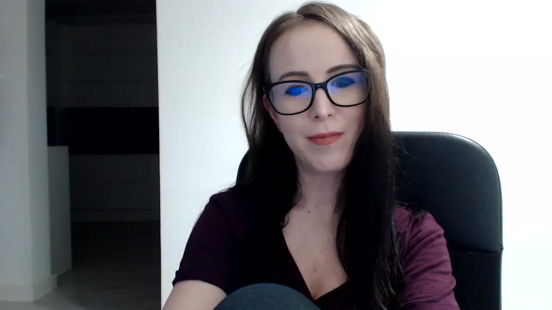 Gallery image thumbnail from Alexys23's myfreecams stream on, 03/10/2024, 04:22 image 1 of 20