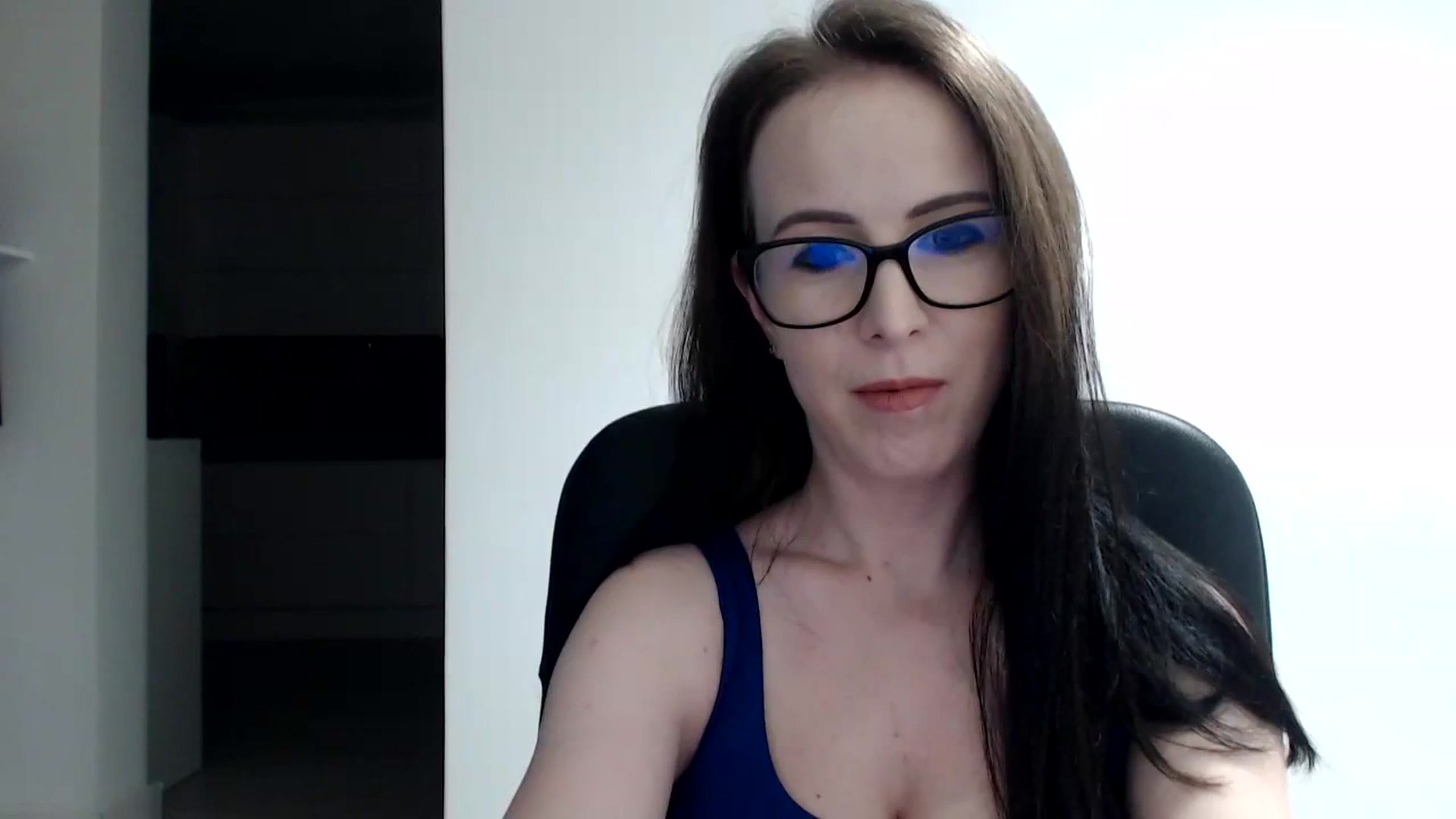 Gallery image thumbnail from Alexys23's myfreecams stream on, 03/17/2024, 03:30 image 1 of 20