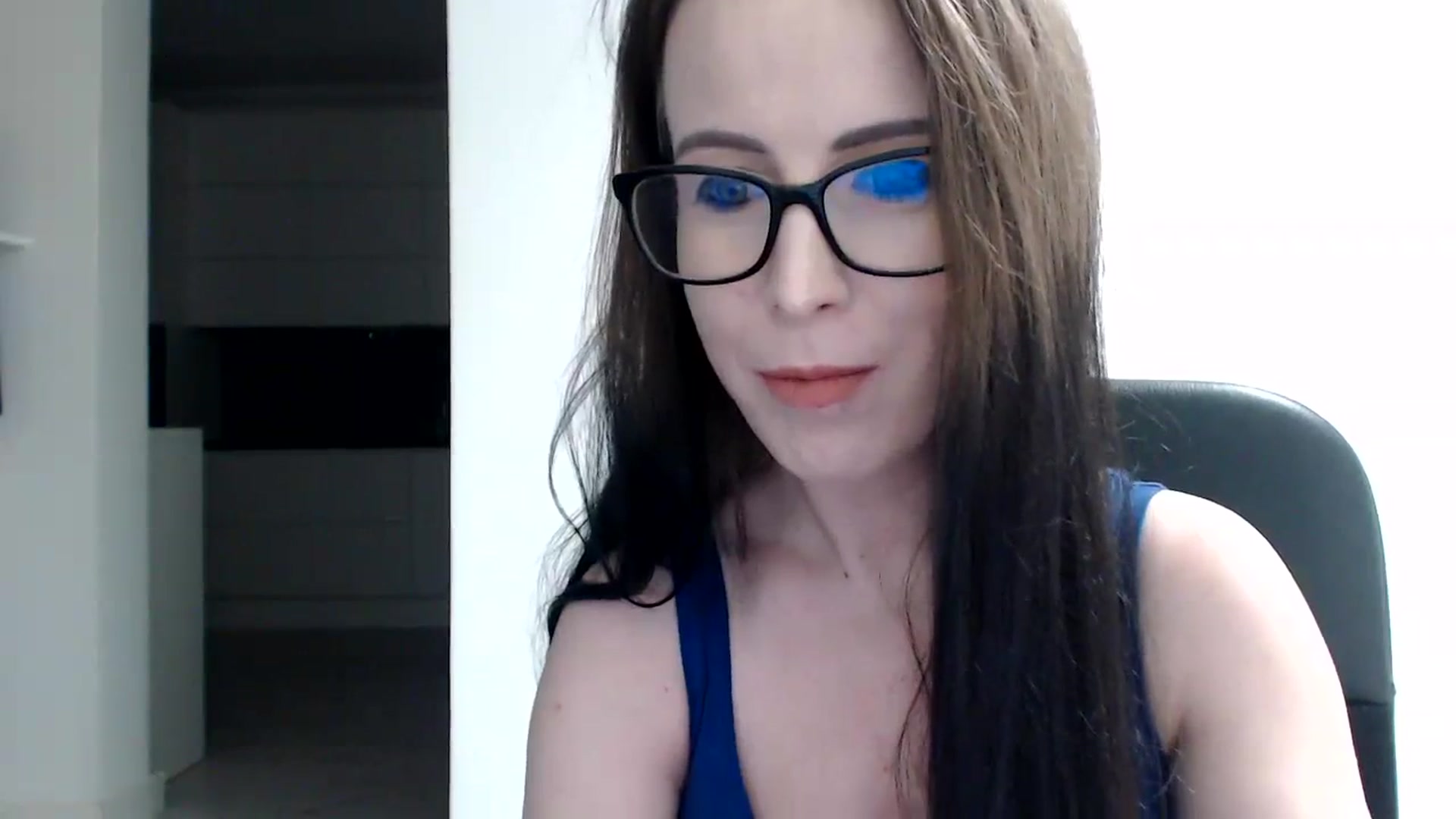 Gallery image thumbnail from Alexys23's myfreecams stream on, 03/17/2024, 03:30 image 10 of 20