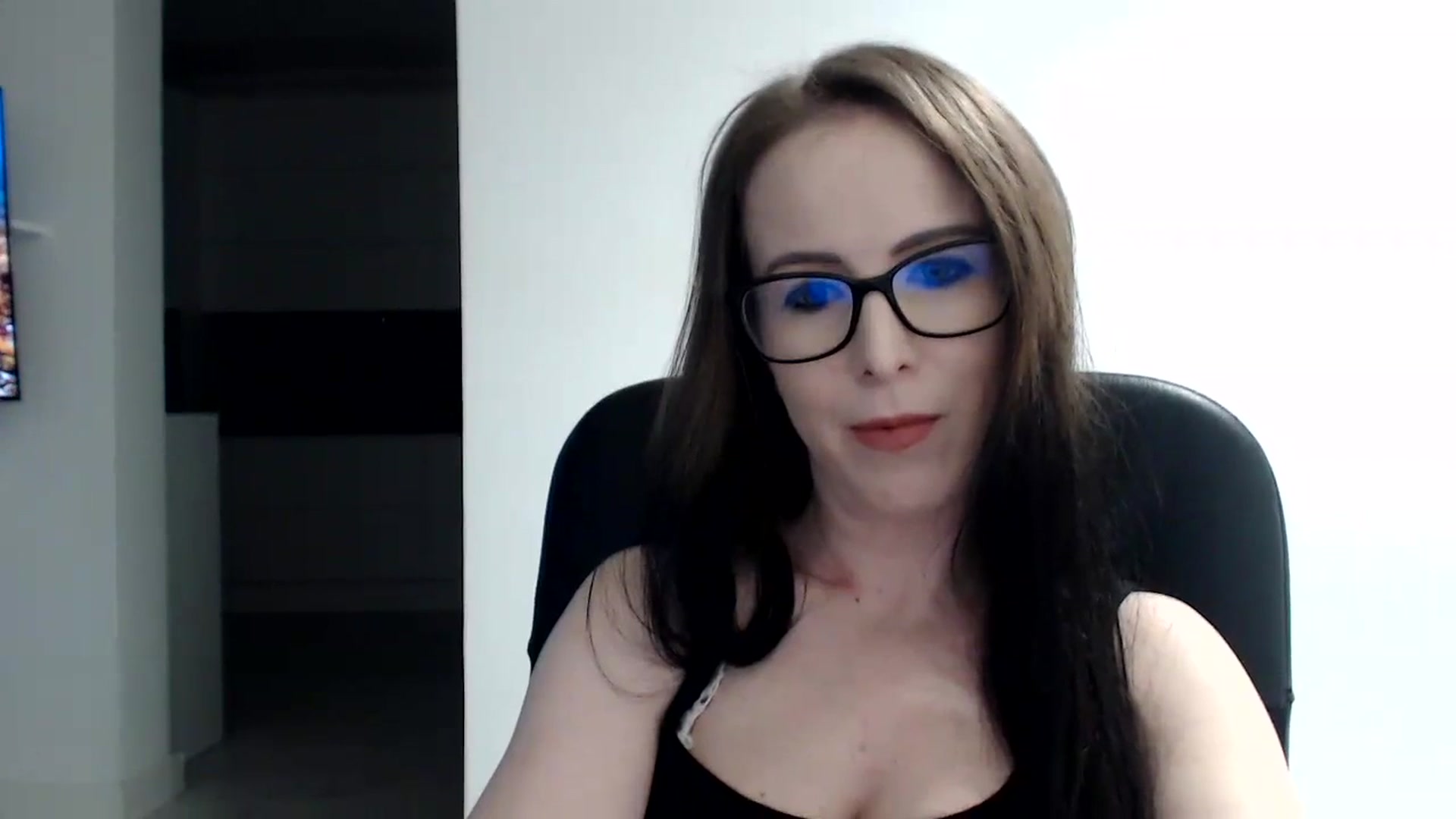 Gallery image thumbnail from Alexys23's myfreecams stream on, 03/18/2024, 02:58 image 3 of 20