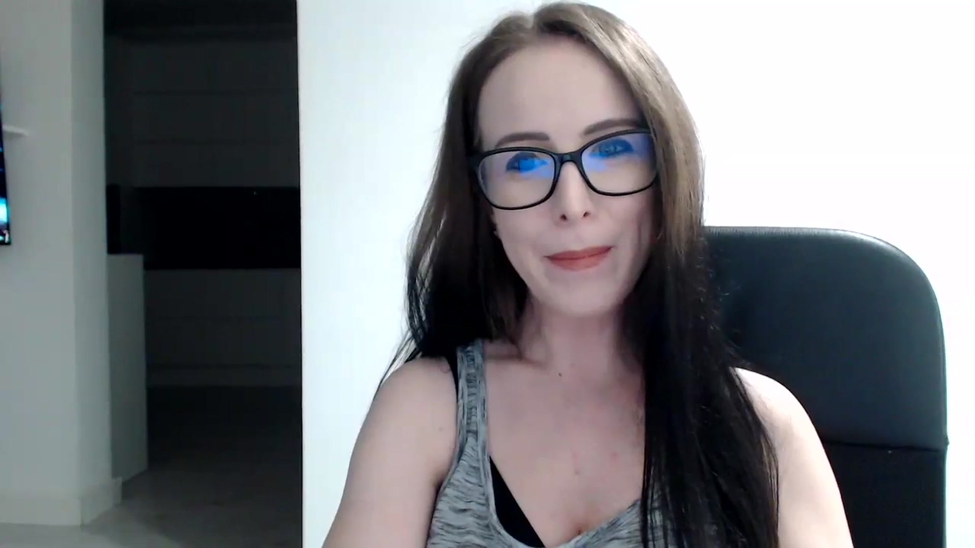 Gallery image thumbnail from Alexys23's myfreecams stream on, 03/24/2024, 04:54 image 5 of 20