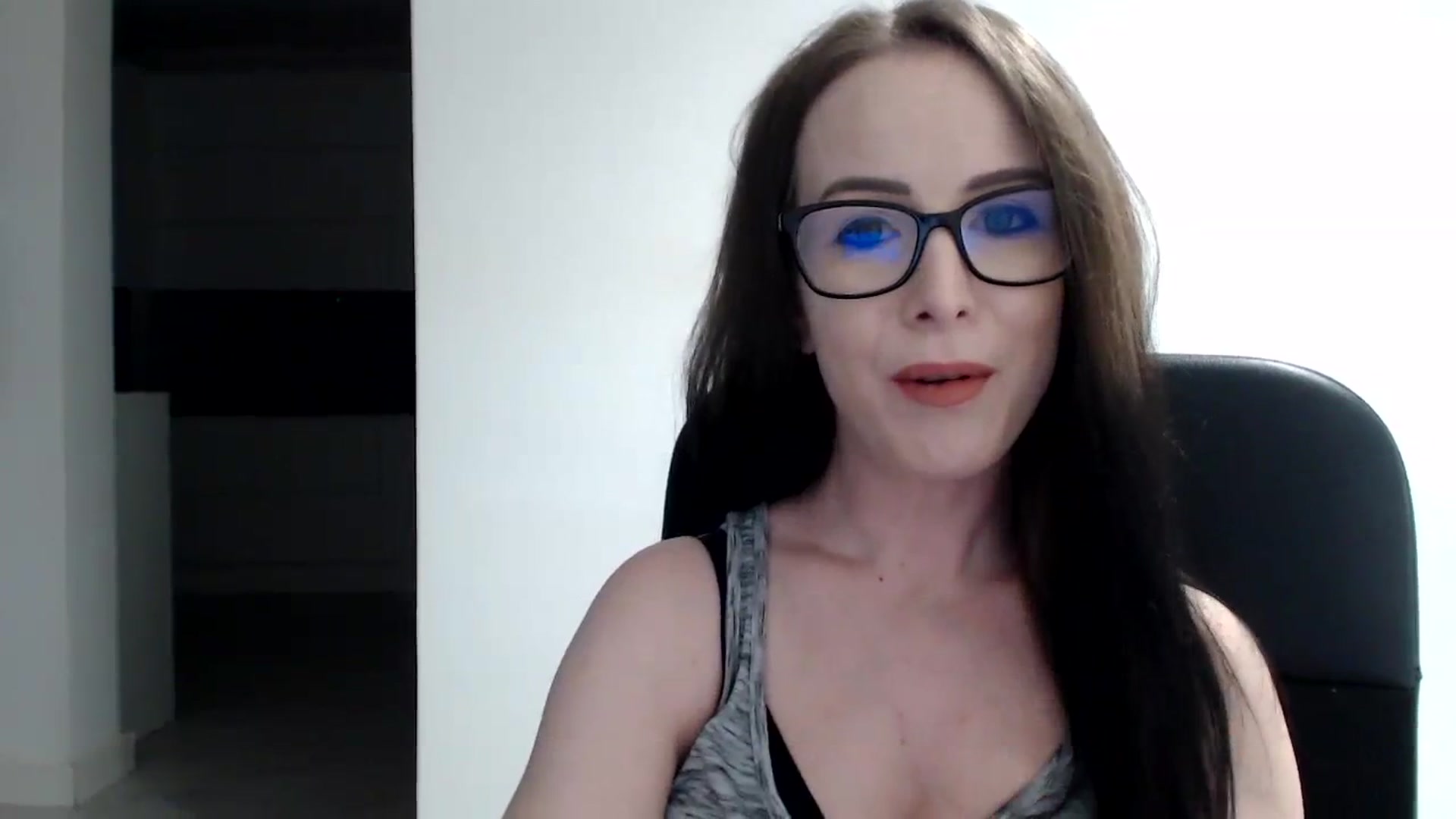 Gallery image thumbnail from Alexys23's myfreecams stream on, 03/24/2024, 04:54 image 16 of 20