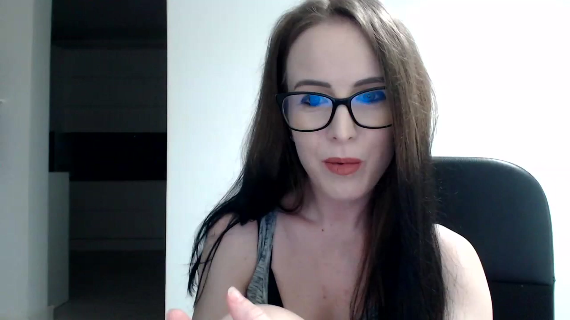 Gallery image thumbnail from Alexys23's myfreecams stream on, 03/24/2024, 04:54 image 13 of 20