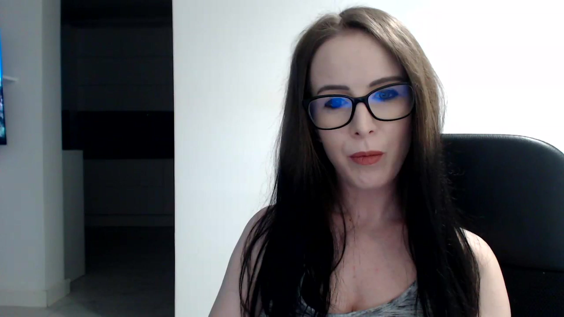 Gallery image thumbnail from Alexys23's myfreecams stream on, 03/24/2024, 04:54 image 7 of 20