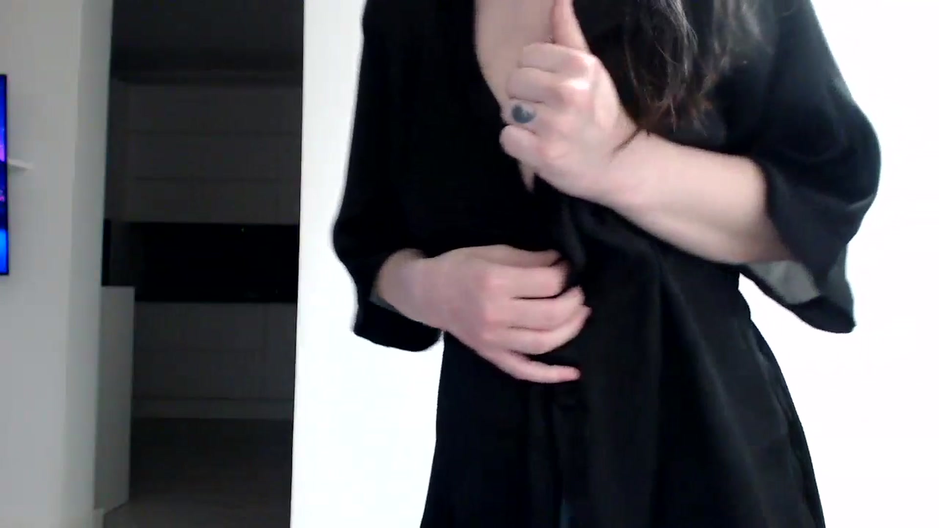 Gallery image thumbnail from Alexys23's myfreecams stream on, 05/26/2024, 03:07 image 12 of 20