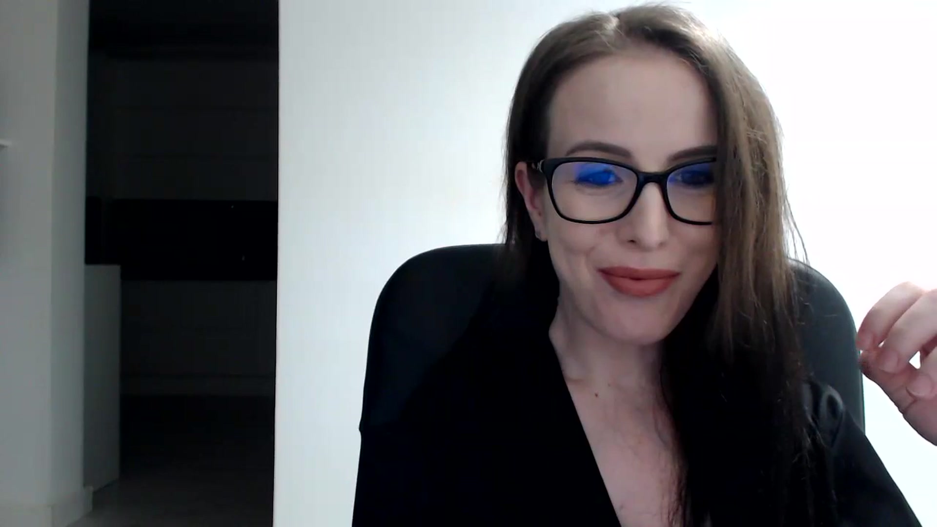 Gallery image thumbnail from Alexys23's myfreecams stream on, 05/27/2024, 24:38 image 3 of 20