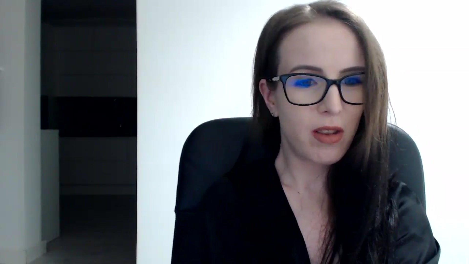Gallery image thumbnail from Alexys23's myfreecams stream on, 05/27/2024, 24:38 image 9 of 20