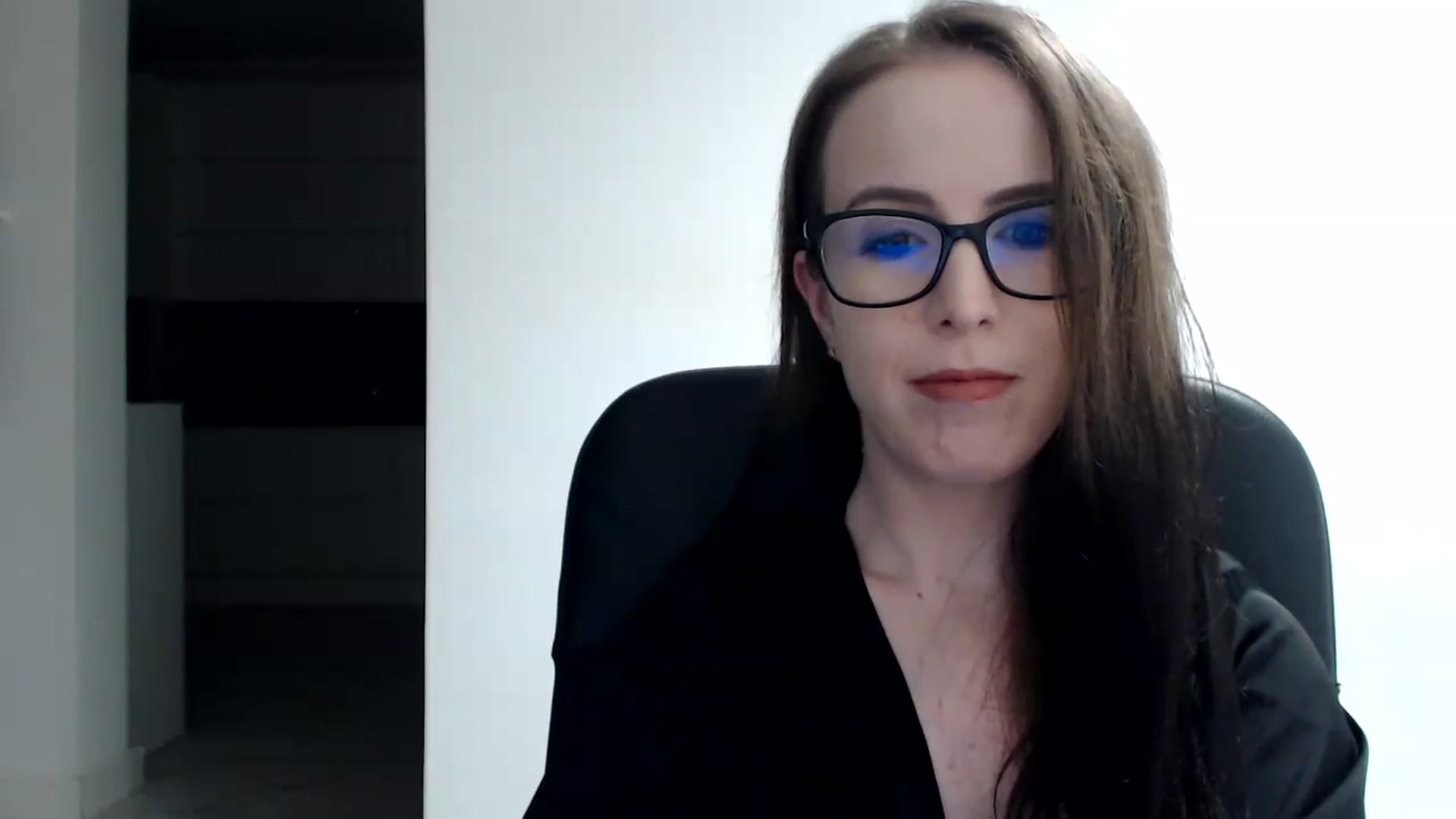 Gallery image thumbnail from Alexys23's myfreecams stream on, 05/27/2024, 24:38 image 12 of 20