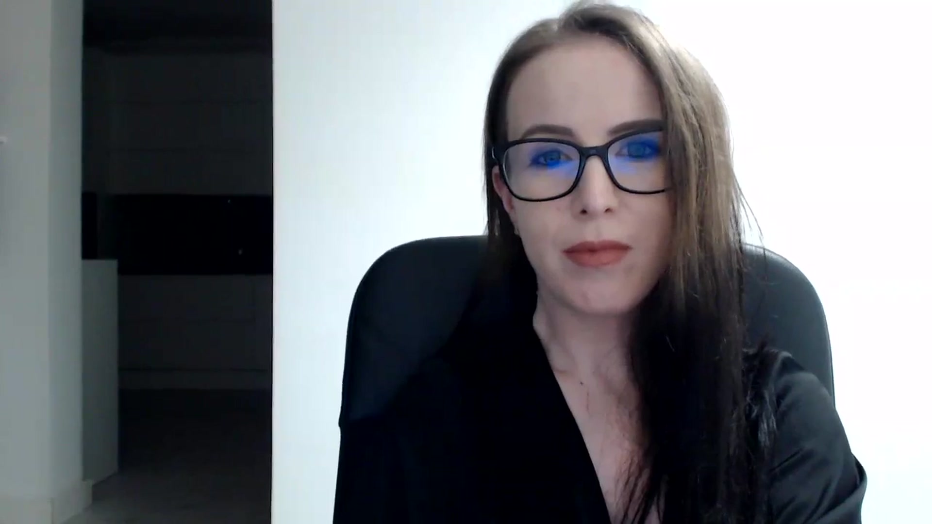 Gallery image thumbnail from Alexys23's myfreecams stream on, 05/27/2024, 24:38 image 7 of 20