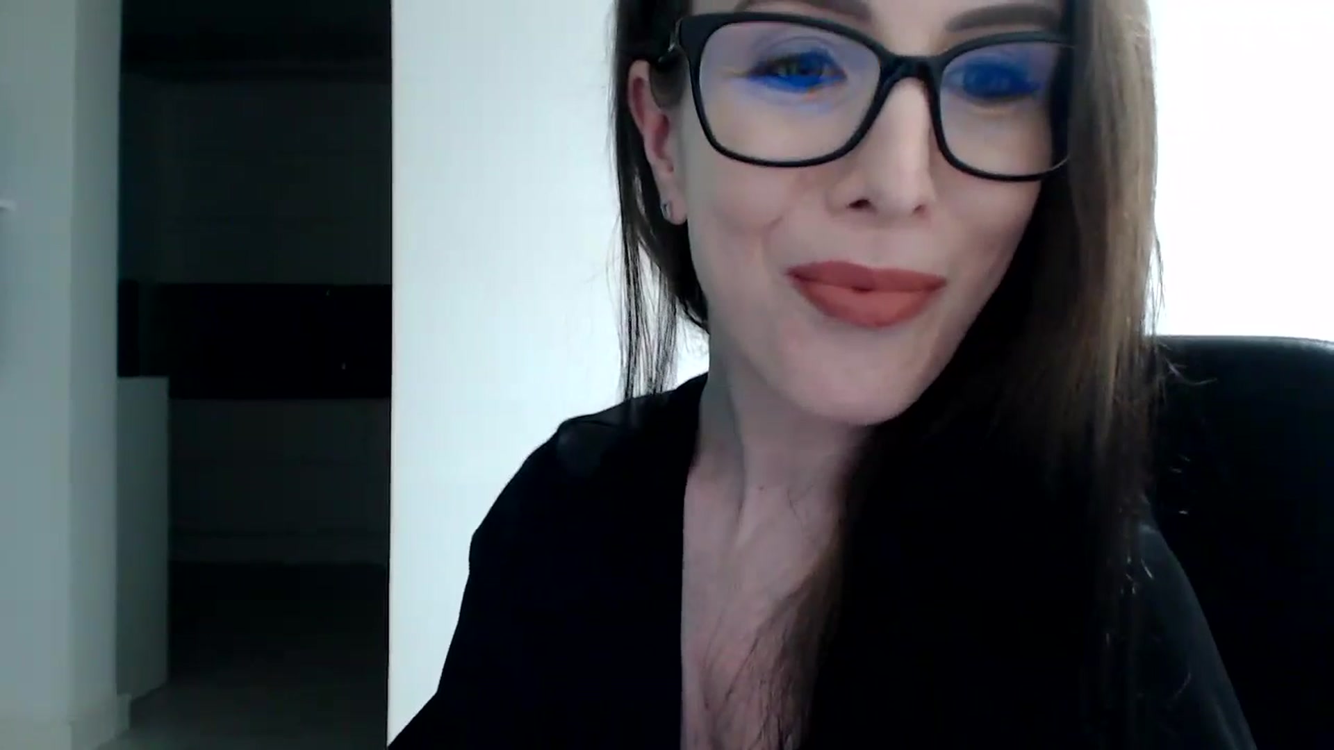 Gallery image thumbnail from Alexys23's myfreecams stream on, 05/27/2024, 24:38 image 18 of 20
