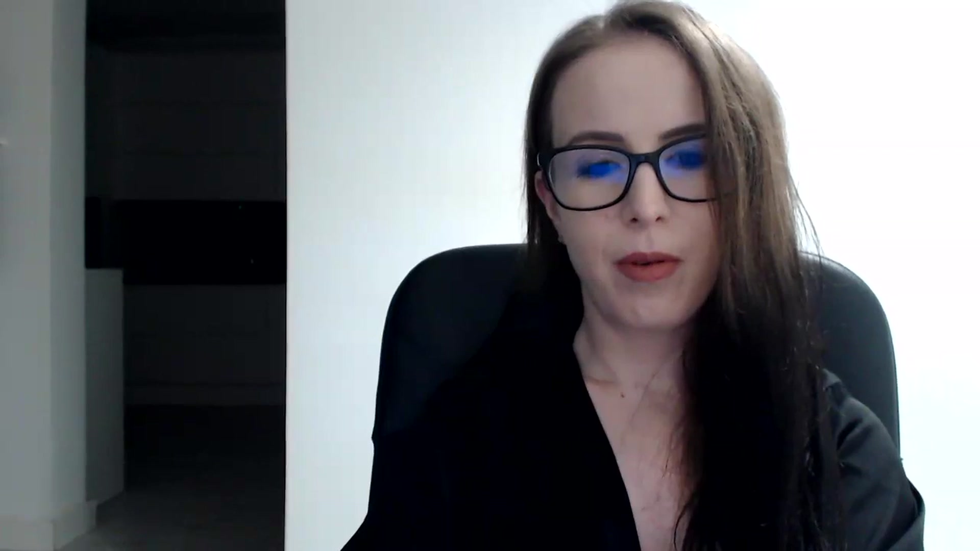 Gallery image thumbnail from Alexys23's myfreecams stream on, 05/27/2024, 24:38 image 11 of 20