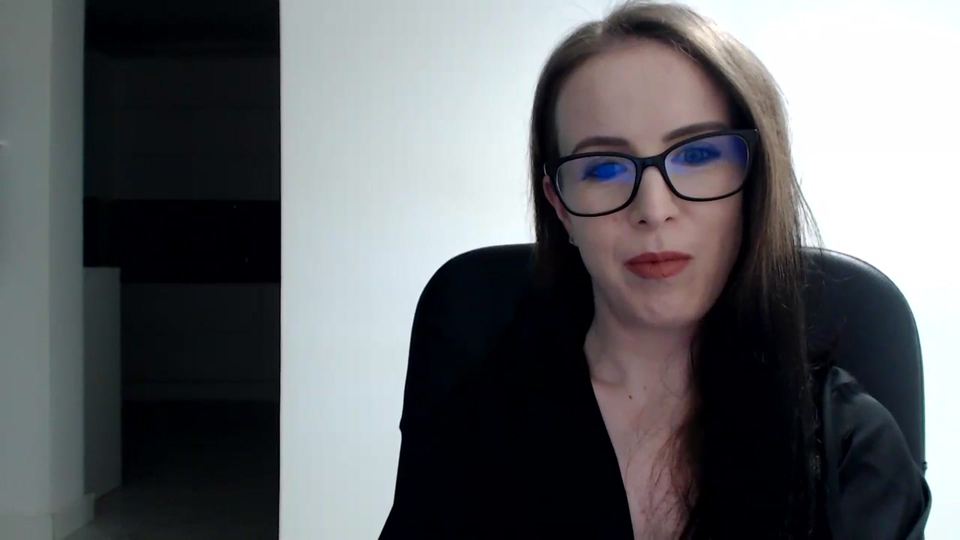Gallery image thumbnail from Alexys23's myfreecams stream on, 05/27/2024, 24:38 image 17 of 20