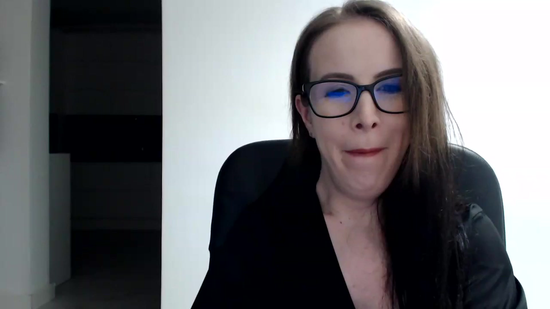 Gallery image thumbnail from Alexys23's myfreecams stream on, 05/27/2024, 24:38 image 1 of 20
