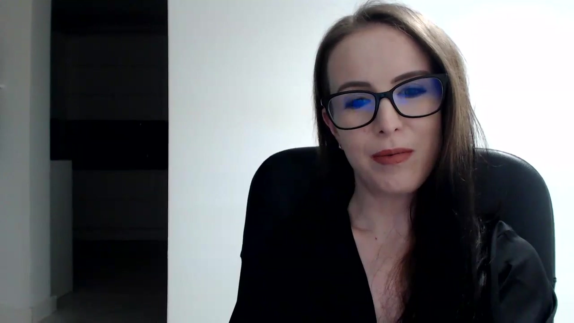 Gallery image thumbnail from Alexys23's myfreecams stream on, 05/27/2024, 24:38 image 15 of 20