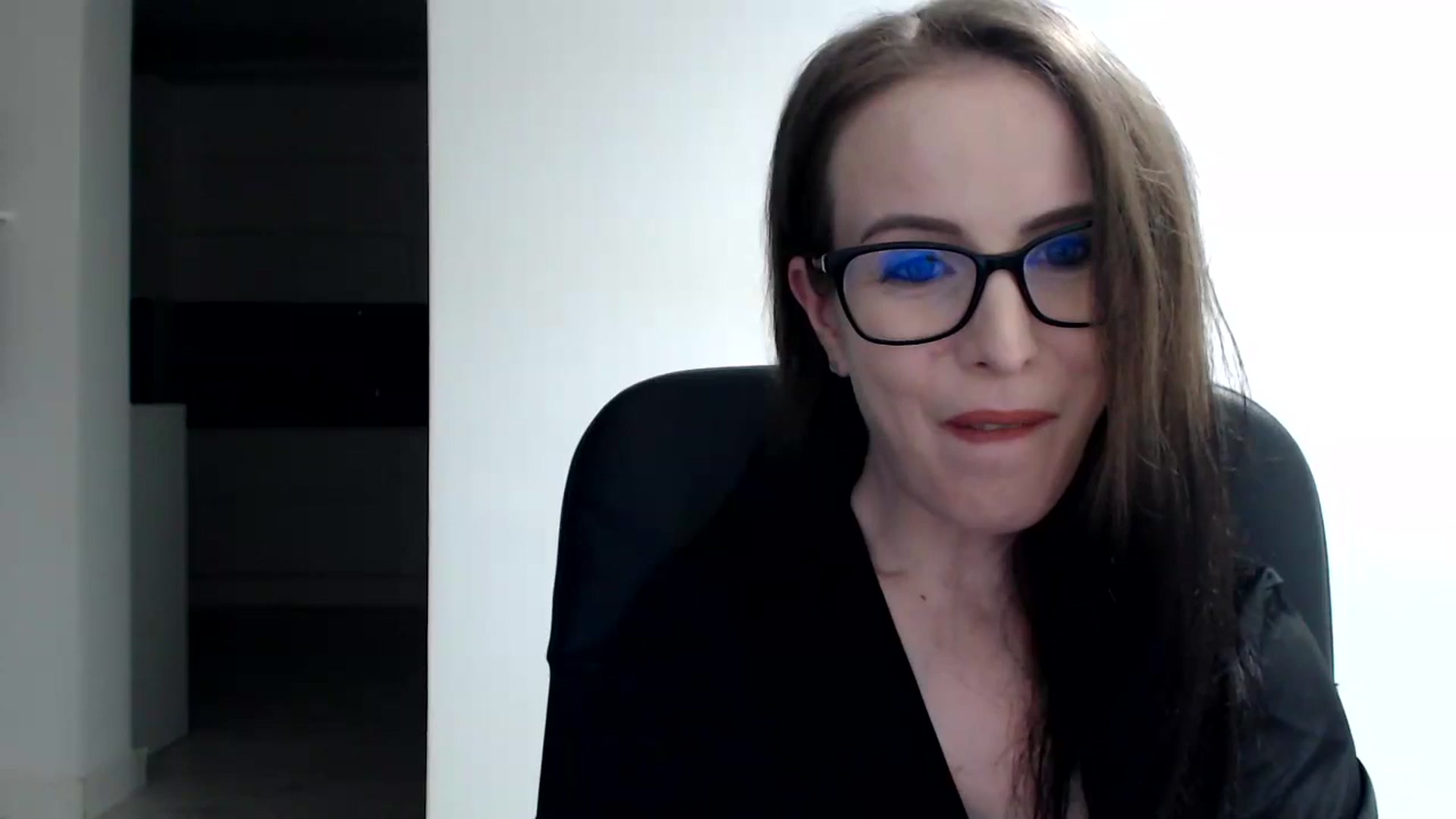 Gallery image thumbnail from Alexys23's myfreecams stream on, 05/27/2024, 24:38 image 4 of 20