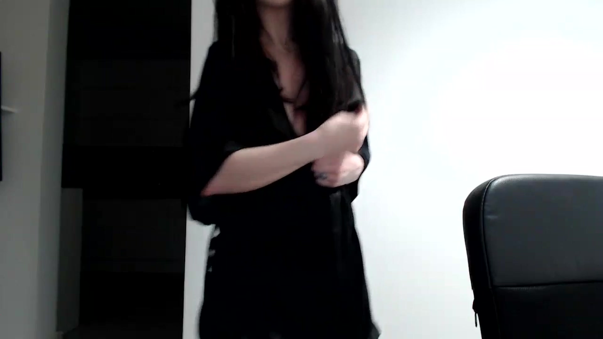 Gallery image thumbnail from Alexys23's myfreecams stream on, 05/27/2024, 02:23 image 9 of 20