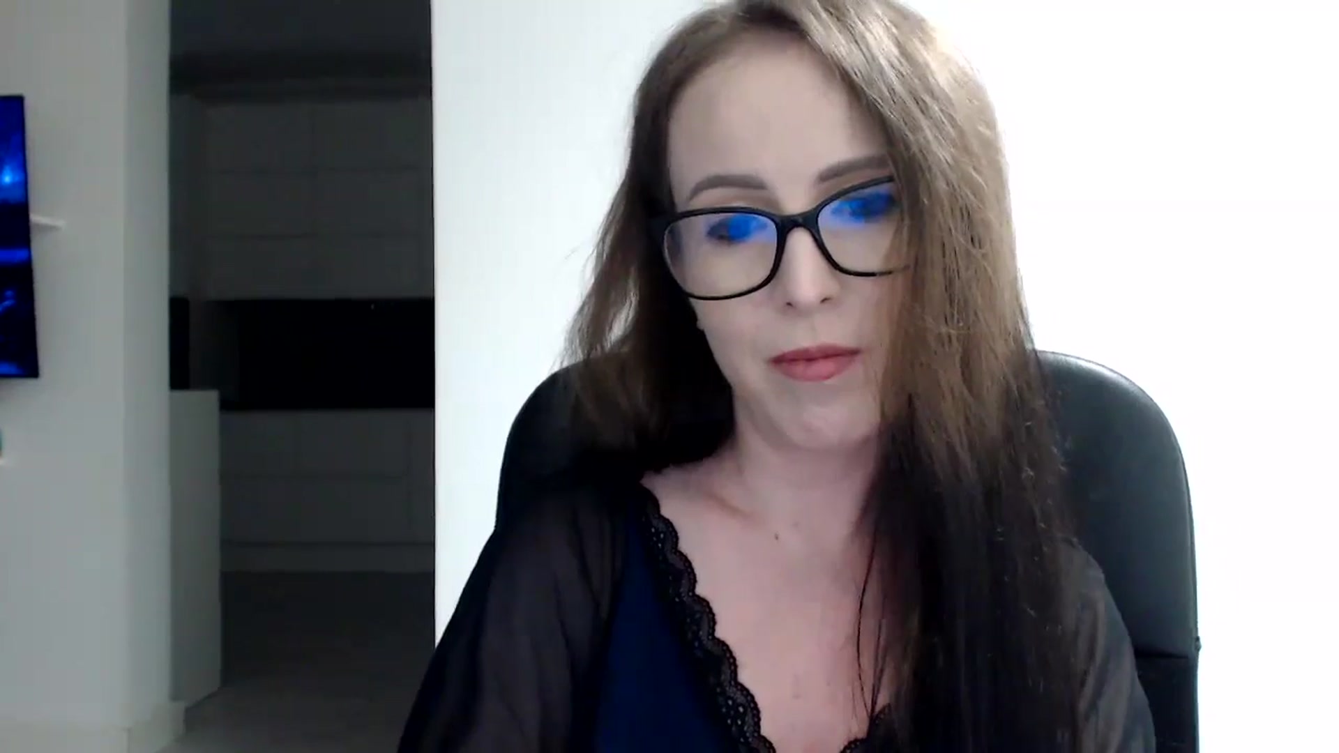 Gallery image thumbnail from Alexys23's myfreecams stream on, 06/23/2024, 03:58 image 6 of 20
