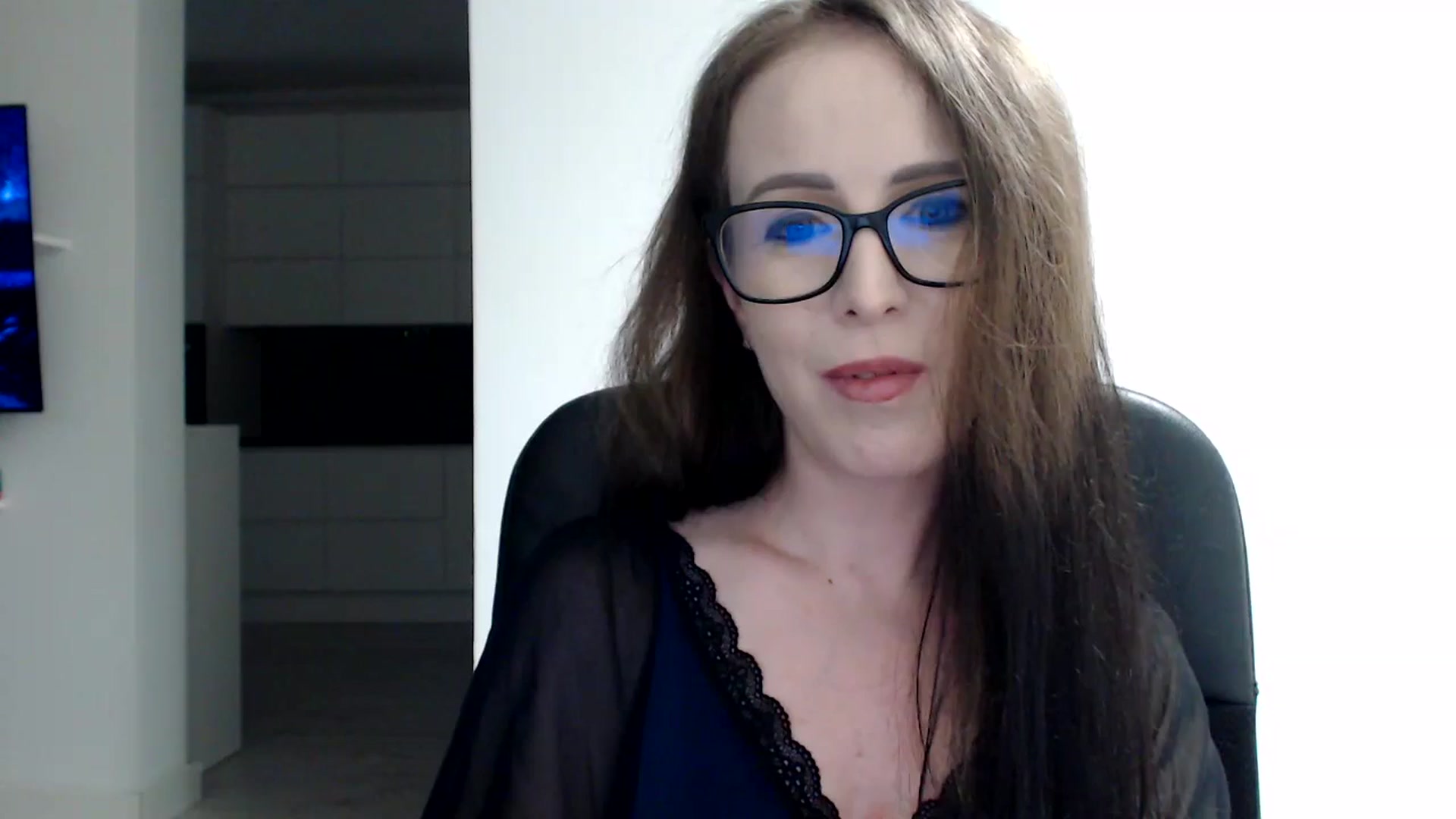 Gallery image thumbnail from Alexys23's myfreecams stream on, 06/23/2024, 03:58 image 8 of 20