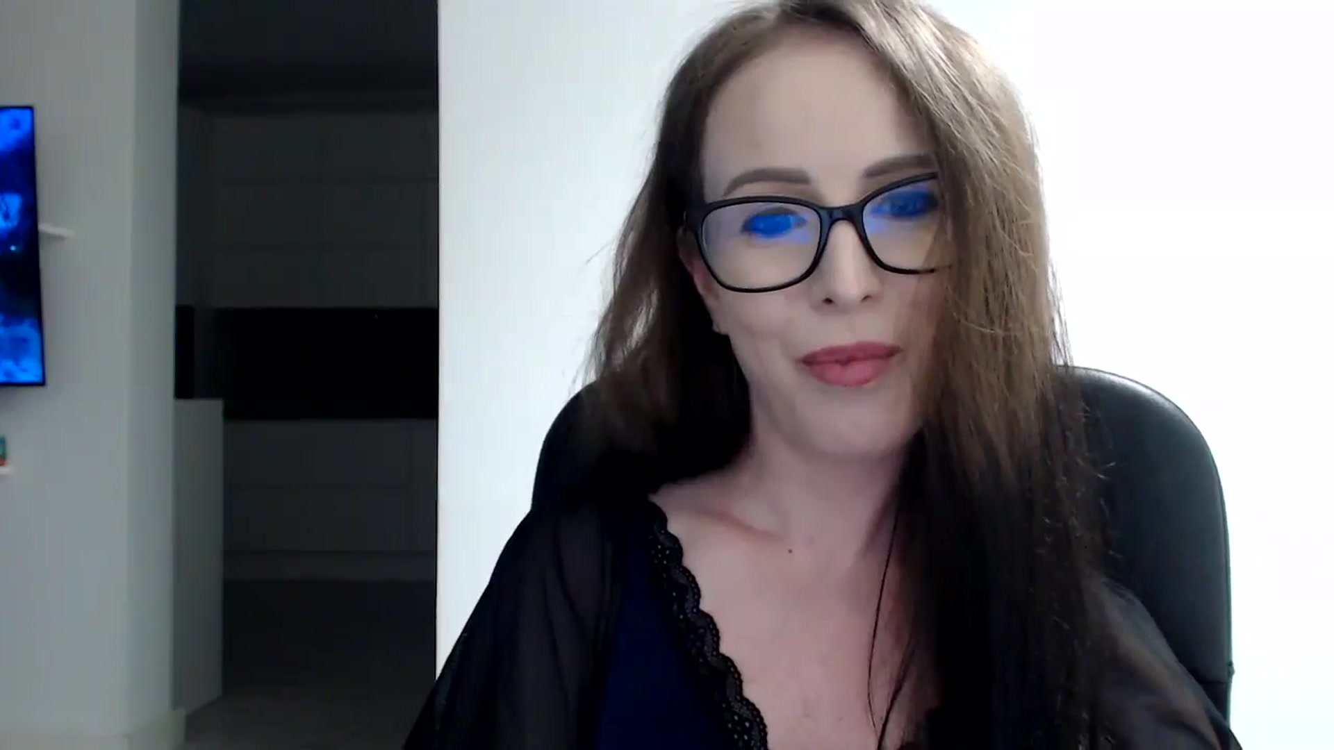 Gallery image thumbnail from Alexys23's myfreecams stream on, 06/23/2024, 03:58 image 5 of 20