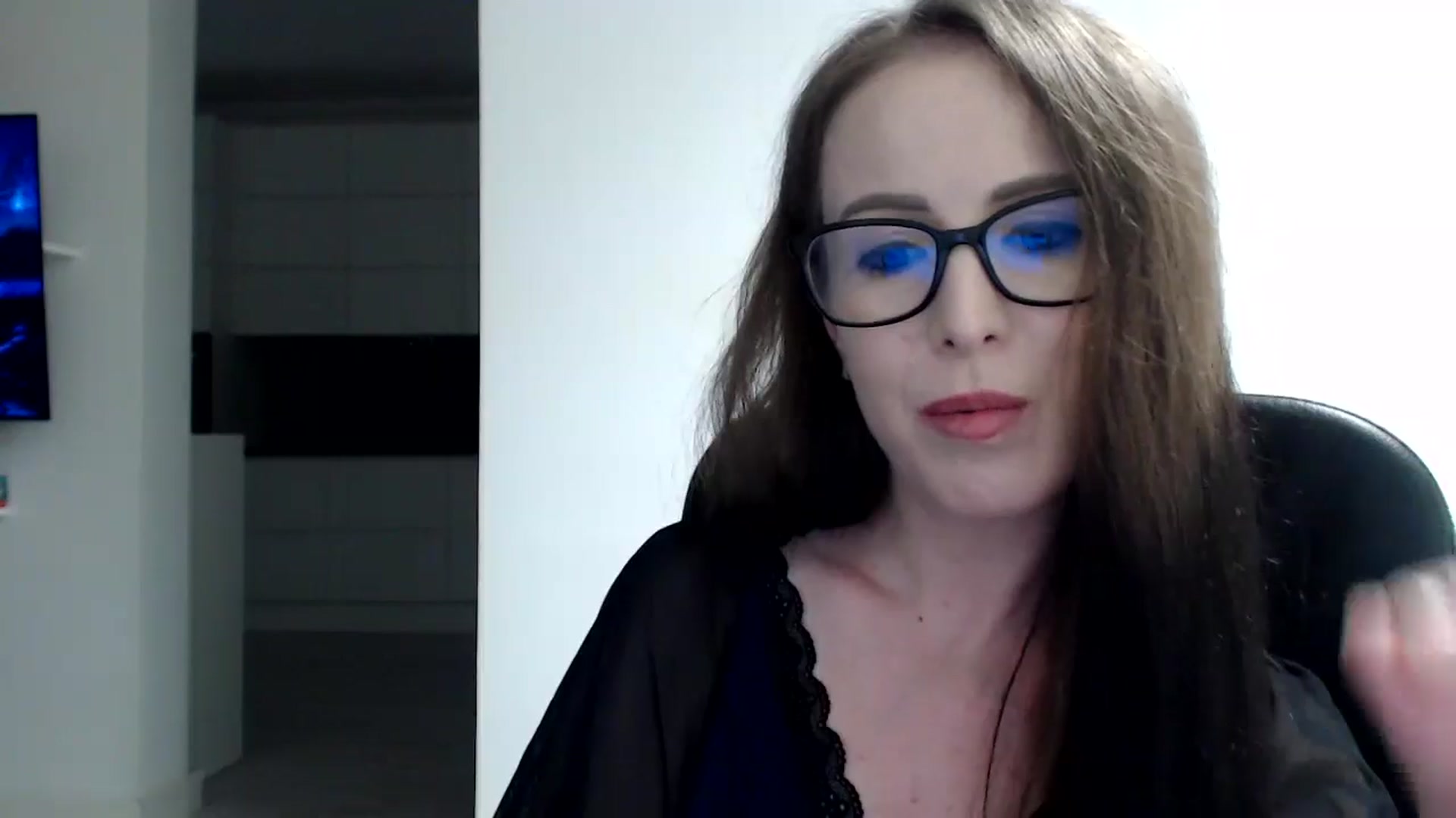 Gallery image thumbnail from Alexys23's myfreecams stream on, 06/23/2024, 03:58 image 13 of 20