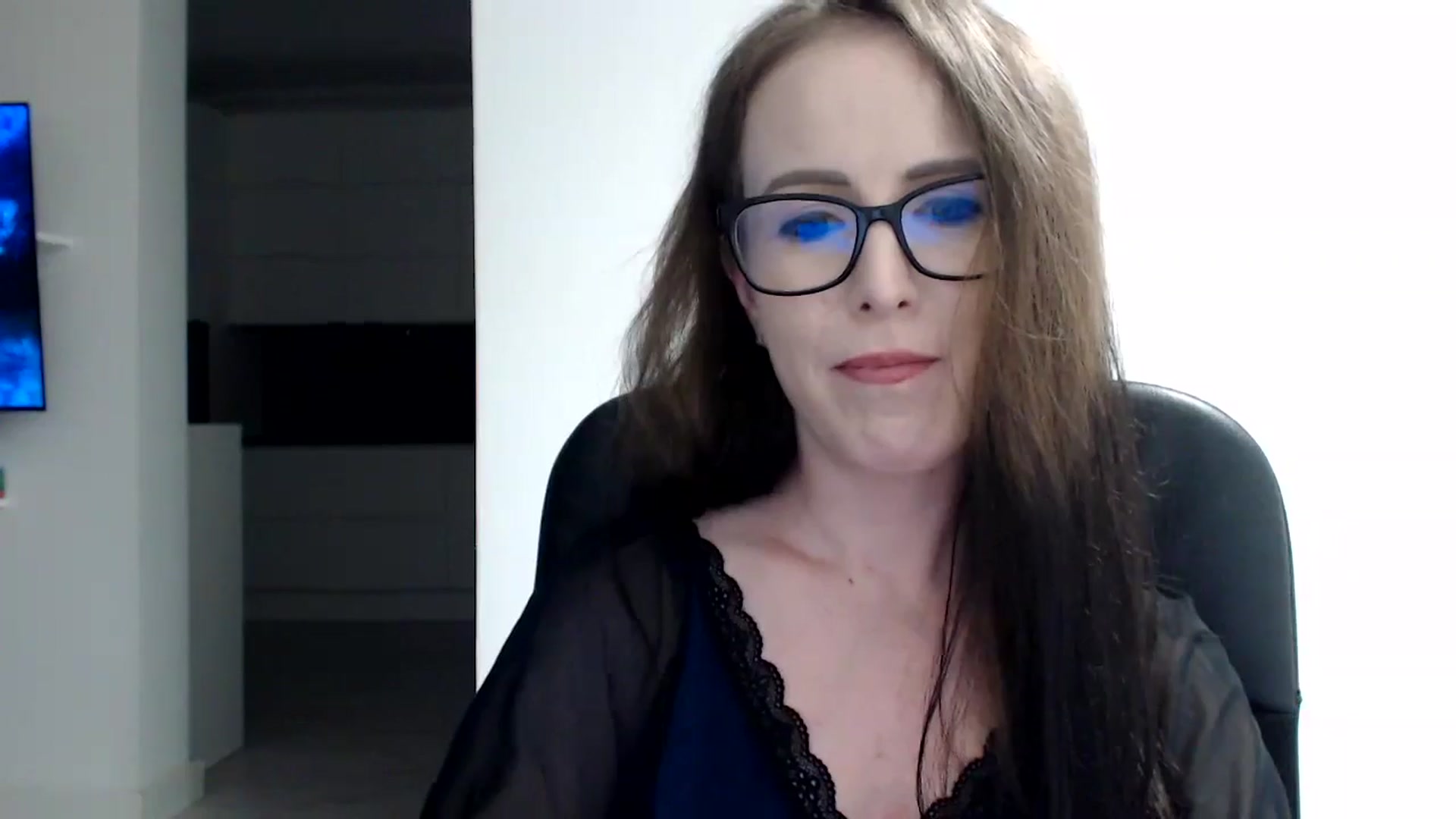 Gallery image thumbnail from Alexys23's myfreecams stream on, 06/23/2024, 03:58 image 3 of 20