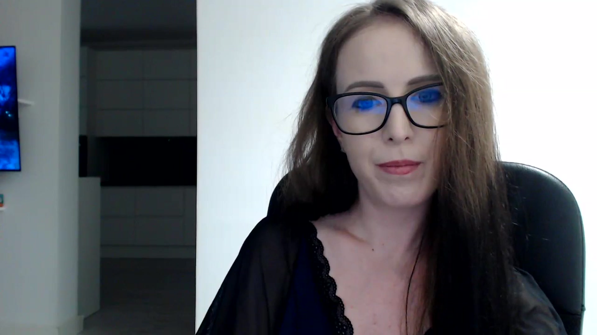 Gallery image thumbnail from Alexys23's myfreecams stream on, 06/23/2024, 03:58 image 15 of 20