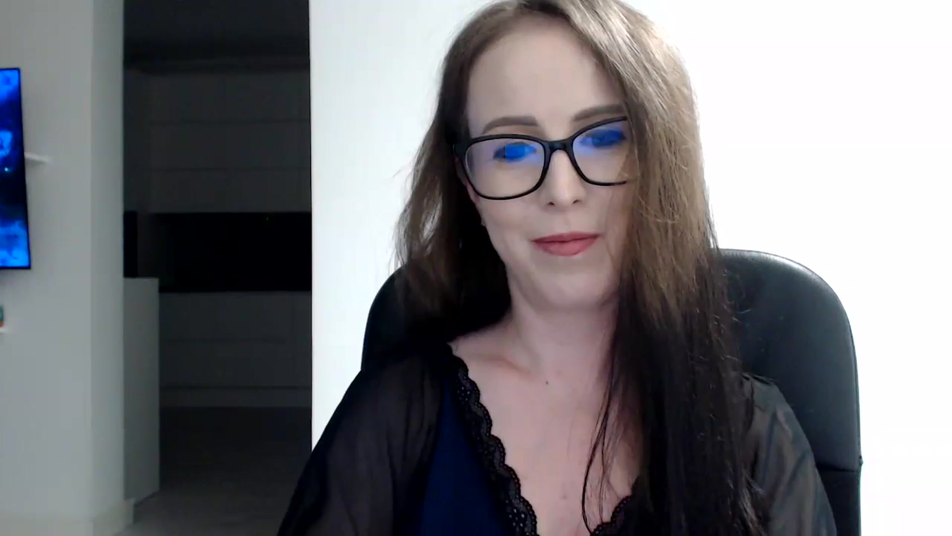 Gallery image thumbnail from Alexys23's myfreecams stream on, 06/23/2024, 03:58 image 2 of 20