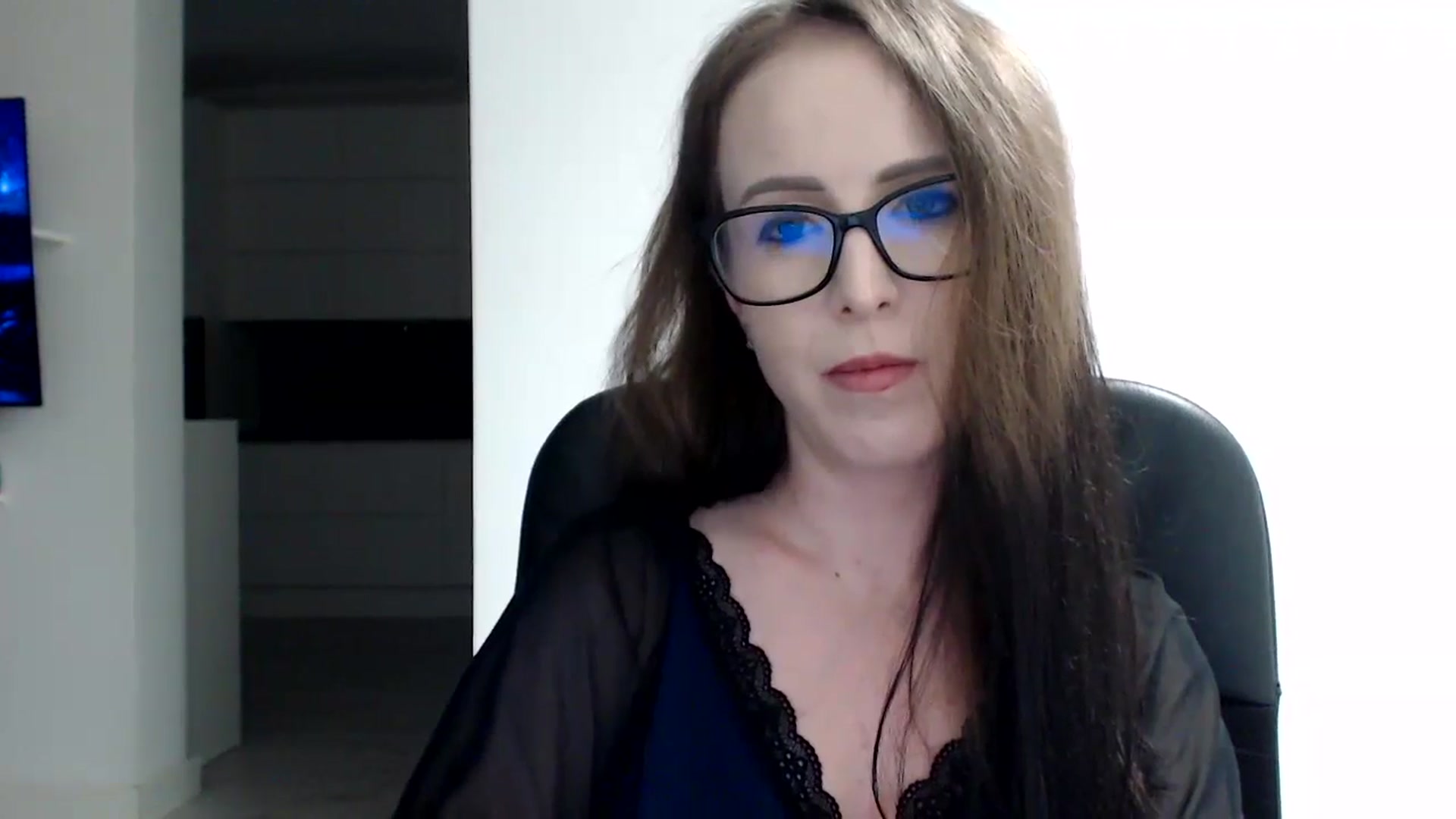 Gallery image thumbnail from Alexys23's myfreecams stream on, 06/23/2024, 03:58 image 4 of 20