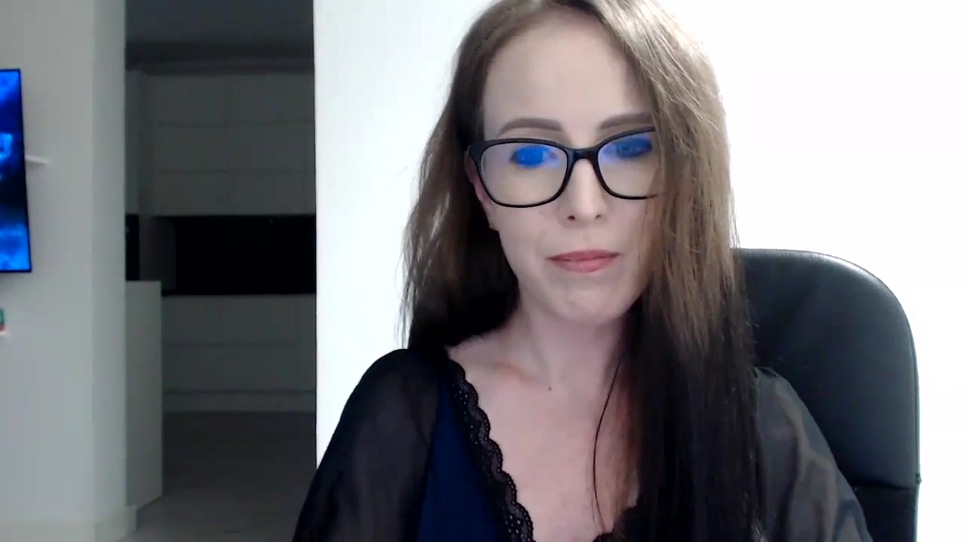 Gallery image thumbnail from Alexys23's myfreecams stream on, 06/23/2024, 03:58 image 10 of 20