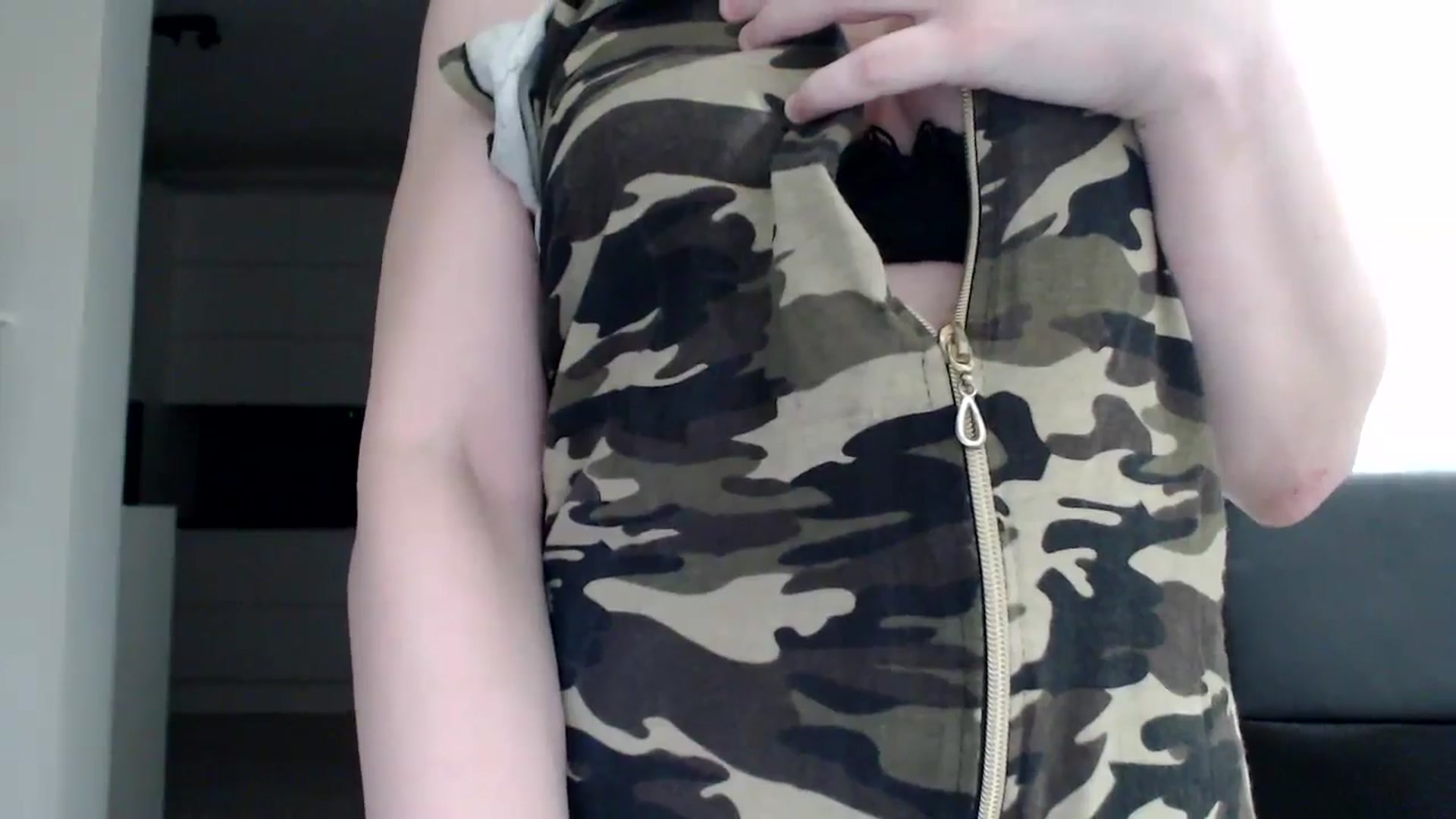 Gallery image thumbnail from Alexys23's myfreecams stream on, 07/21/2024, 04:13 image 14 of 20